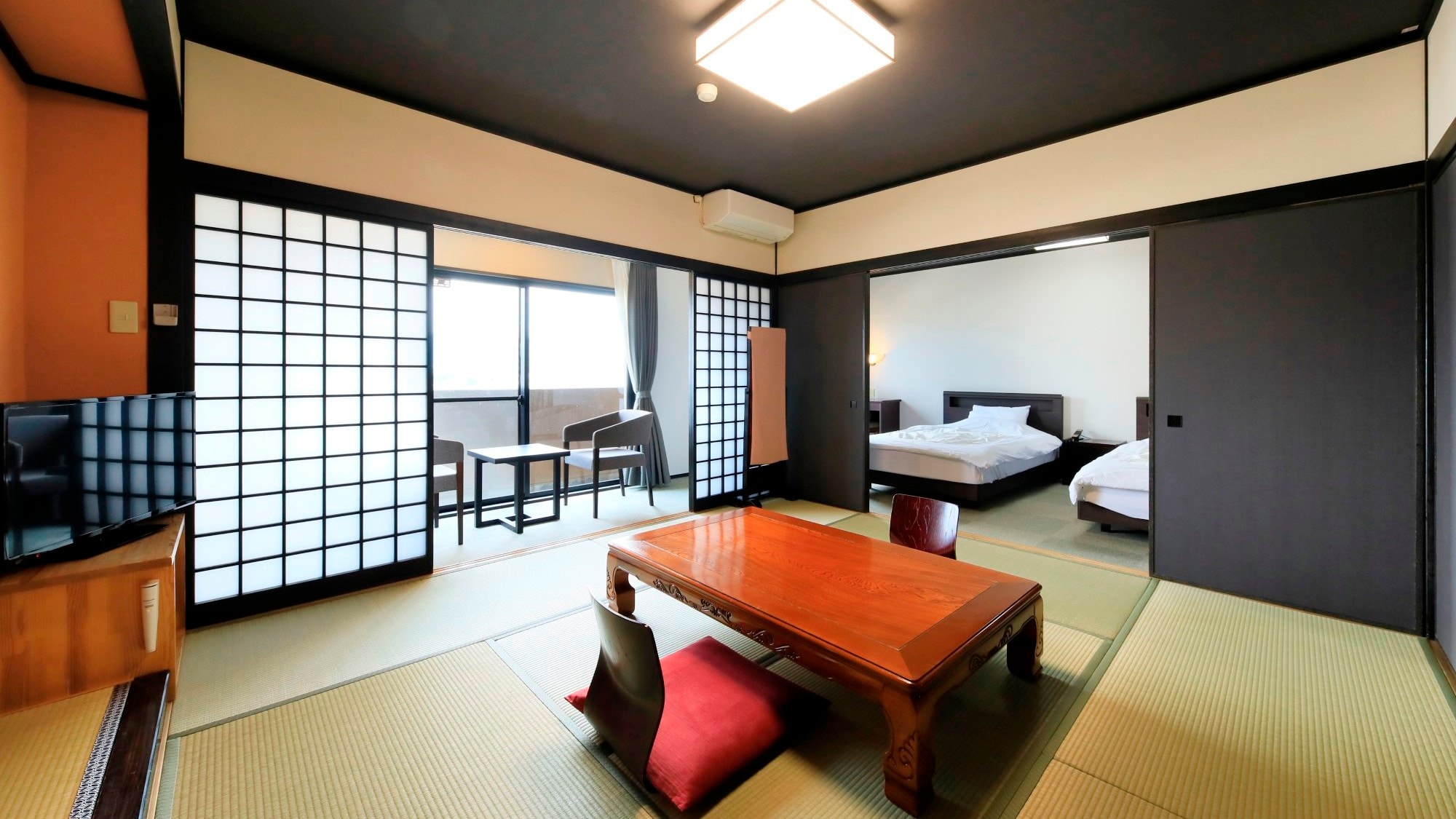 【최상층】일본식실(트윈룸 + 일본식 객실 8조)