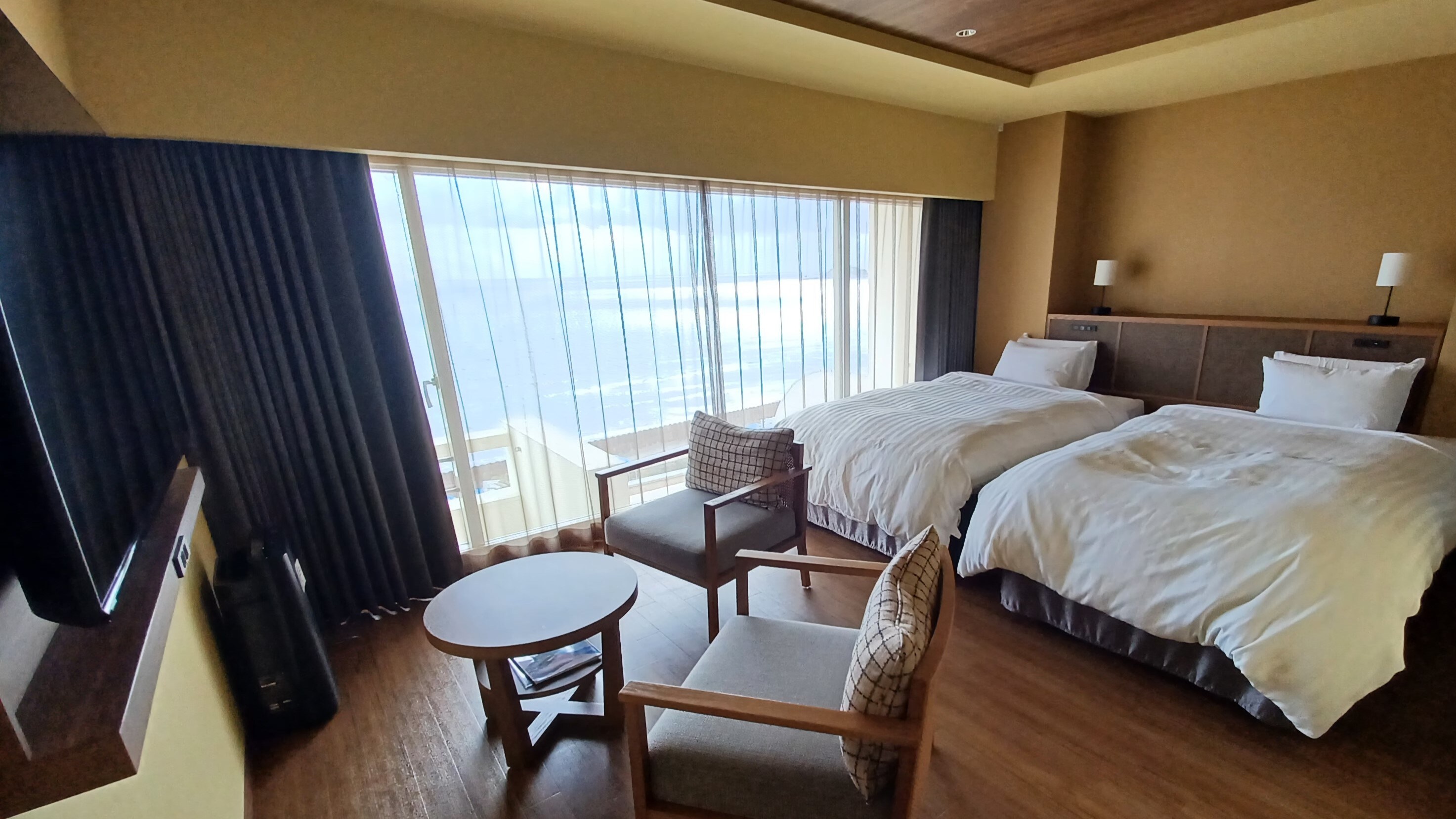 [Premium Floor] Example of a premium room with a view bath. Spend a relaxing holiday with the ocean spreading out in front of you♪