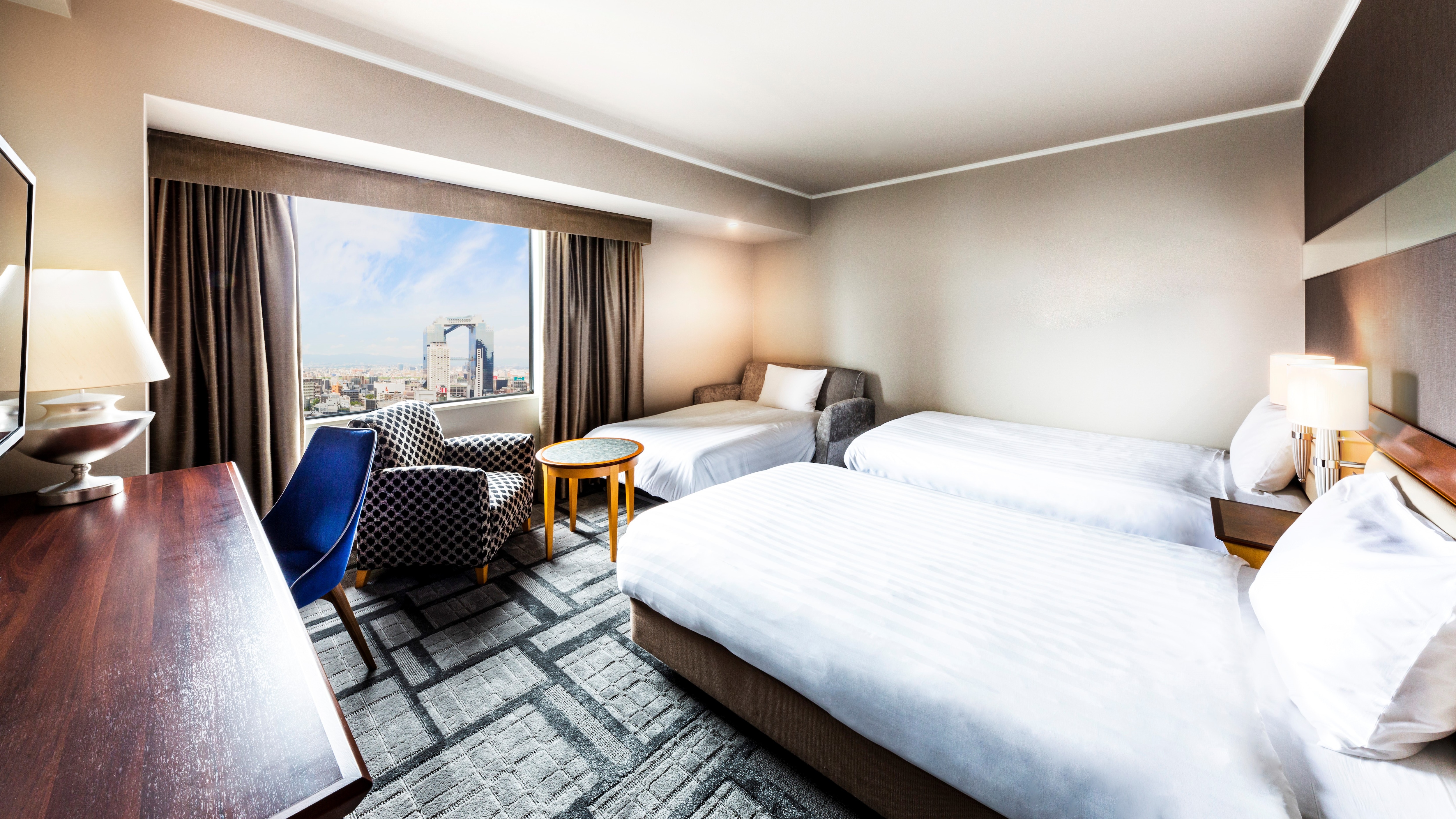 高級雙床房【30平米】床尺寸：寬120cm×長200cm×2床