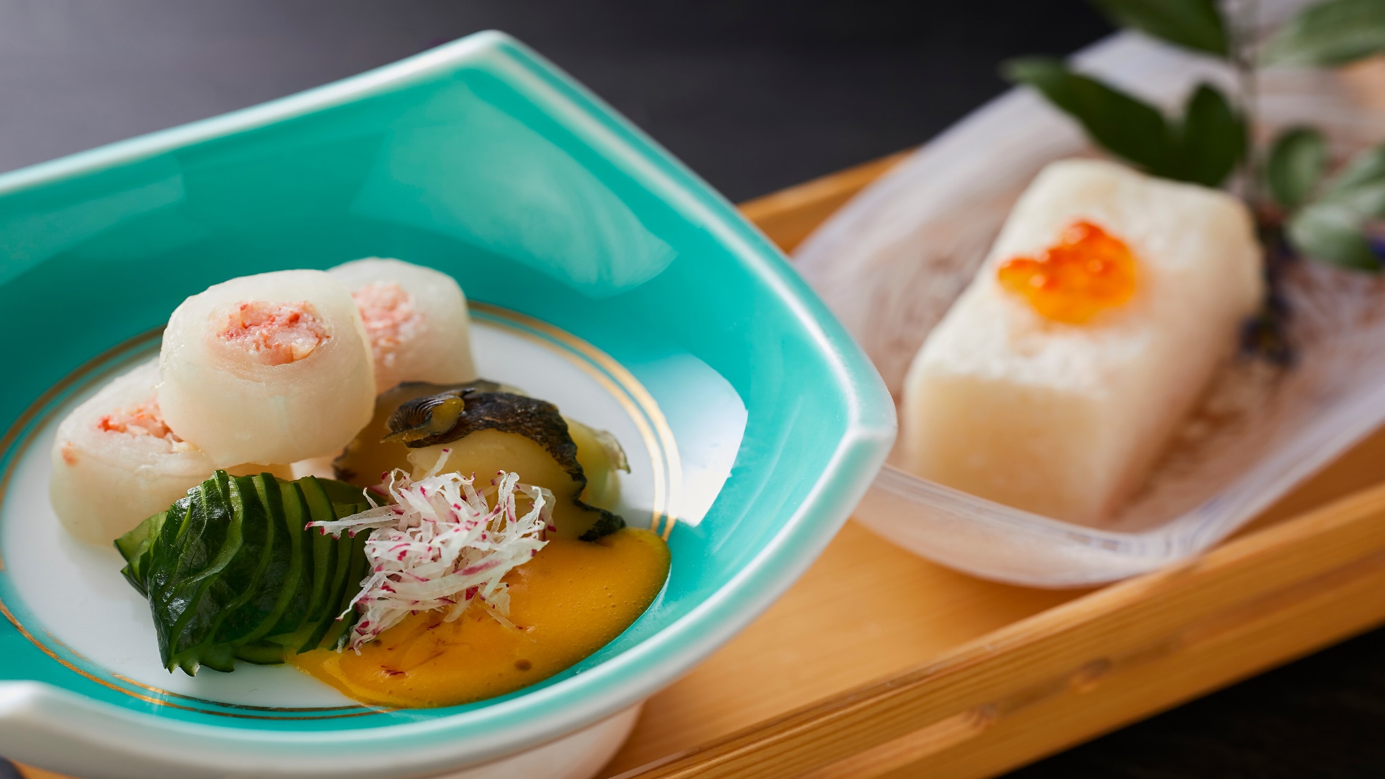 【特别怀石料理套餐/螃蟹盛宴】夏季（2026年6月至8月） 开胃菜：蟹肉豆腐、蟹肉卷
