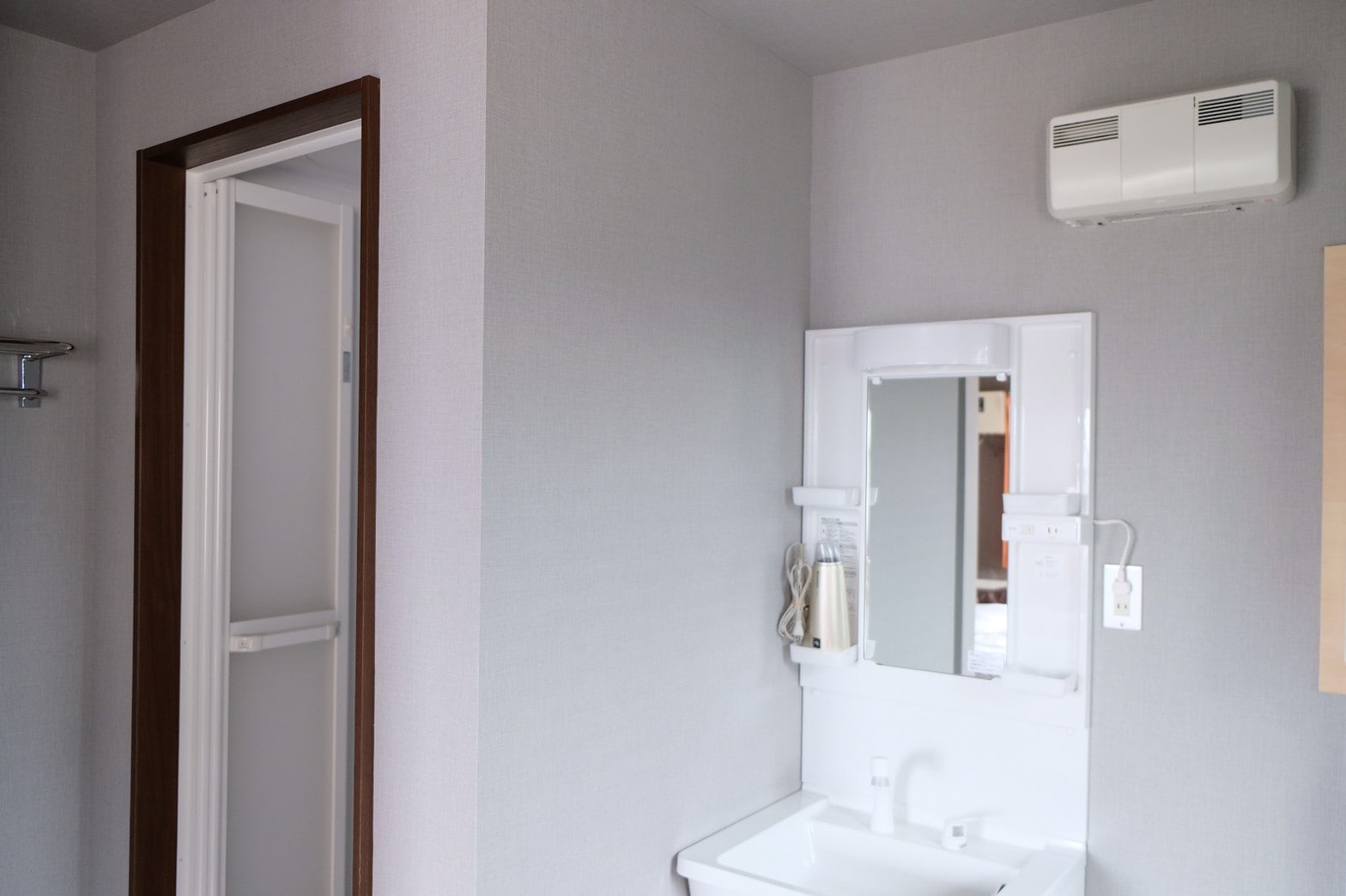 Private washstand for room 201