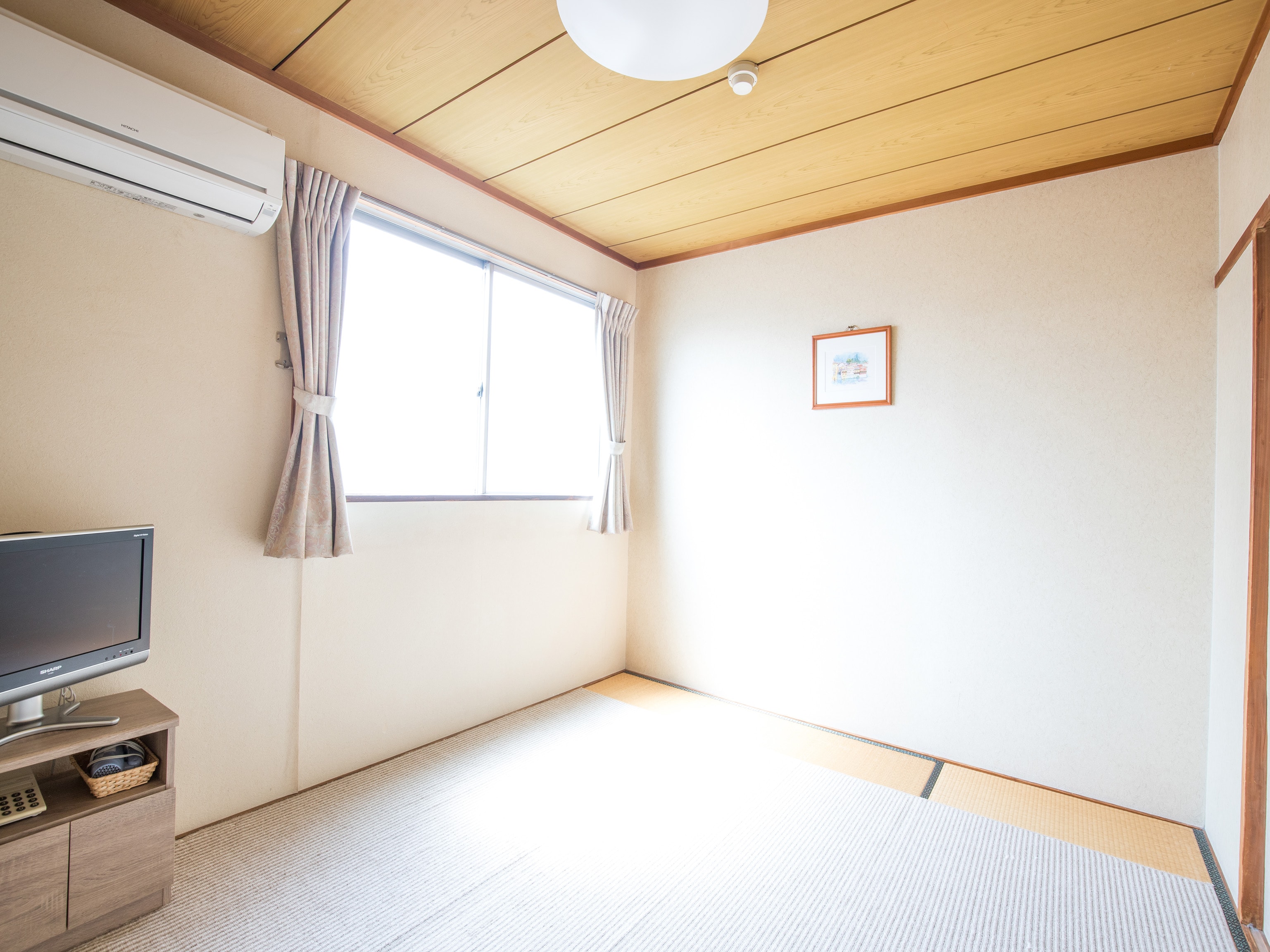 [Smoking] Japanese-style room (8 tatami mats)
