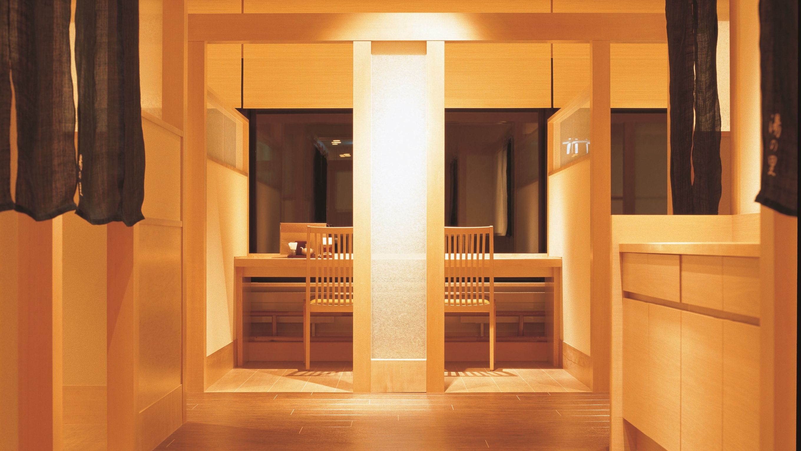 Relax at the semi-private table seating at the restaurant "Yunosato"