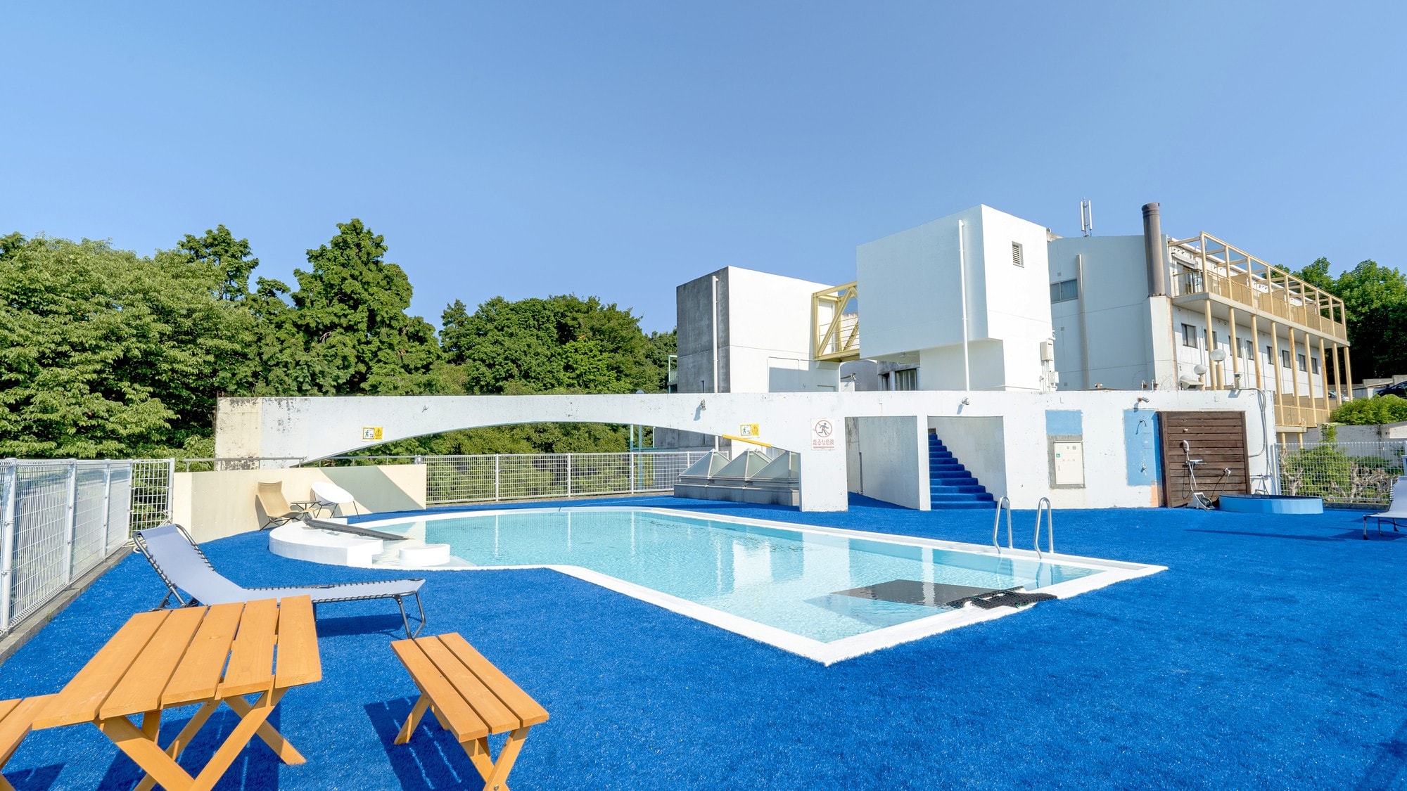 [Rooftop heated pool]
