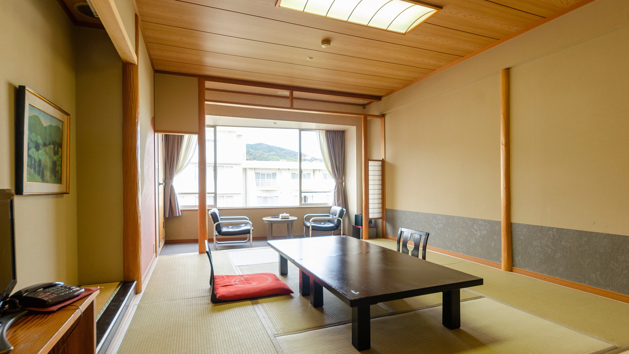 ◆ Central East Building Japanese-style room 10 tatami mats or 12 tatami mats (D) (Wi-Fi available)