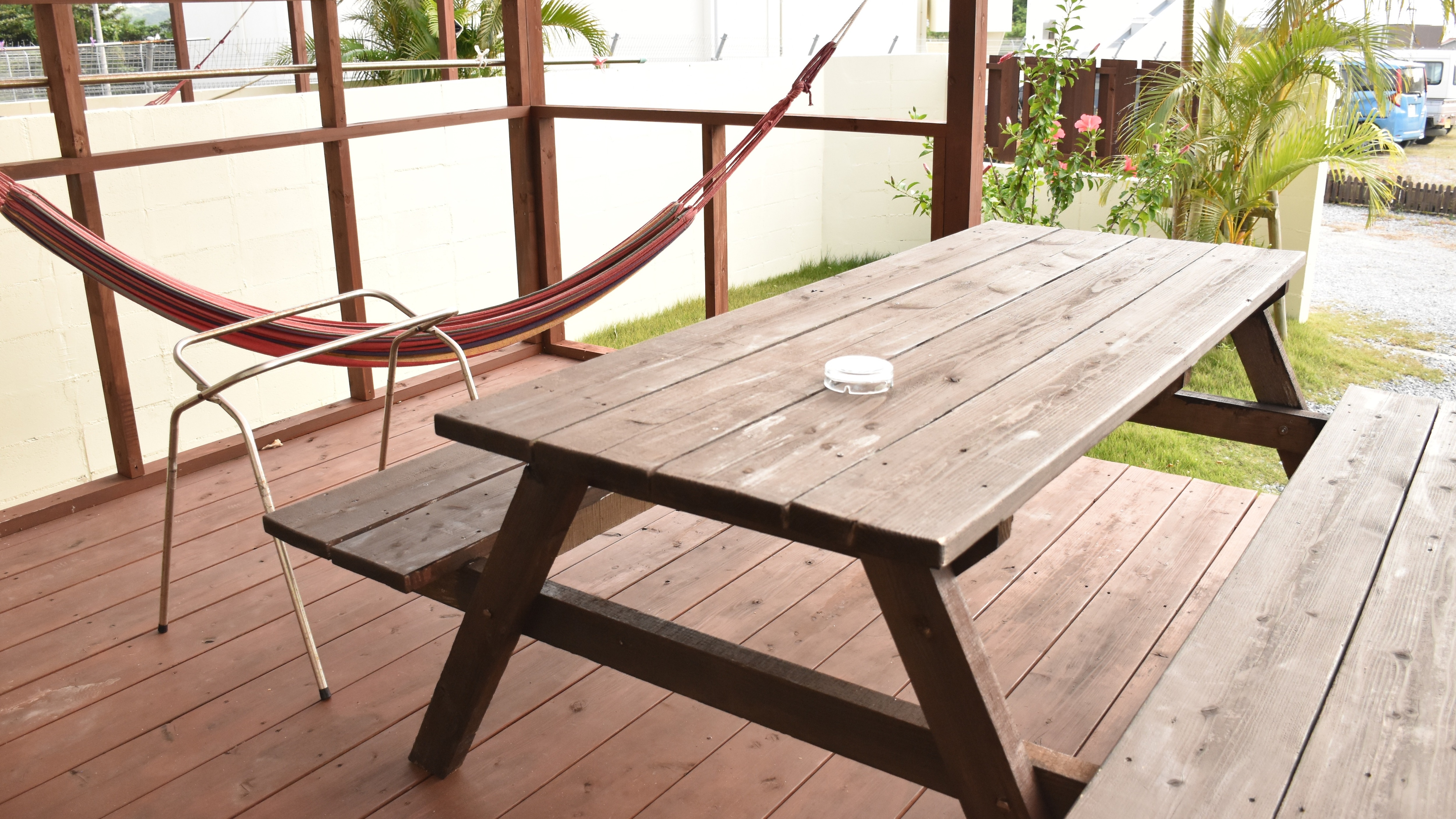 2nd store Regular type/wood deck