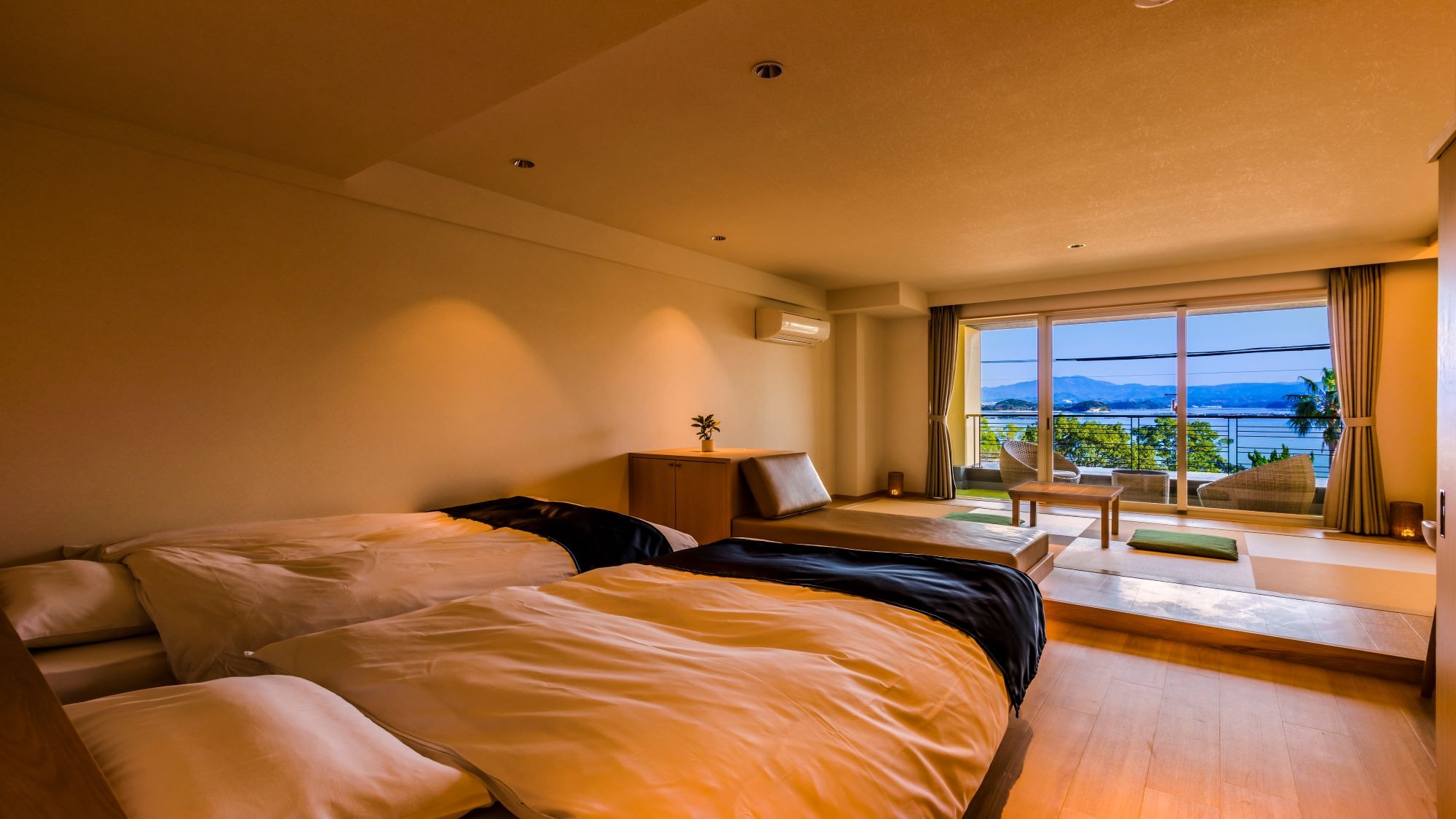 Standard Japanese and Western room * Example of guest room