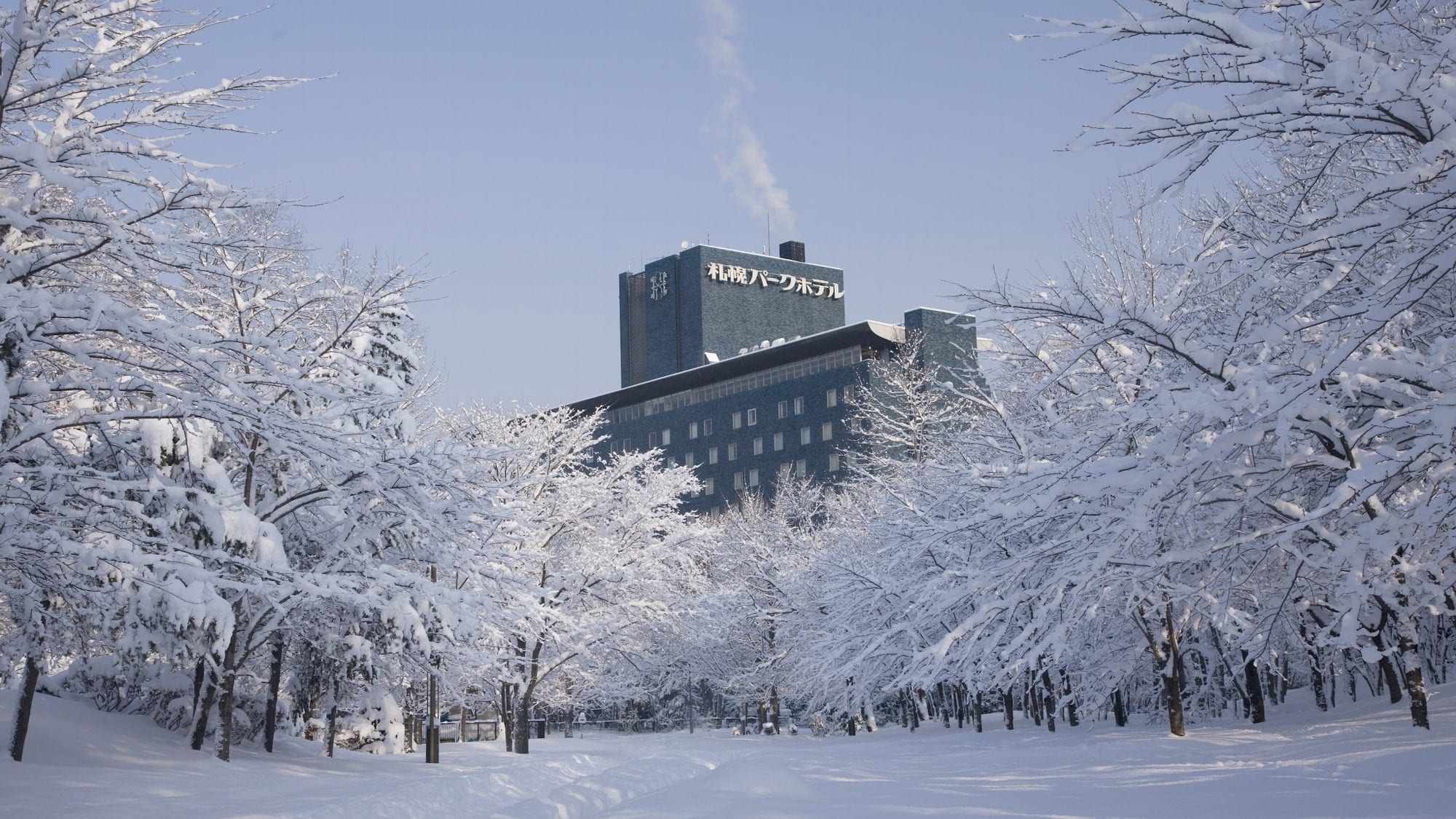 外観裏 明遅の冬の空
