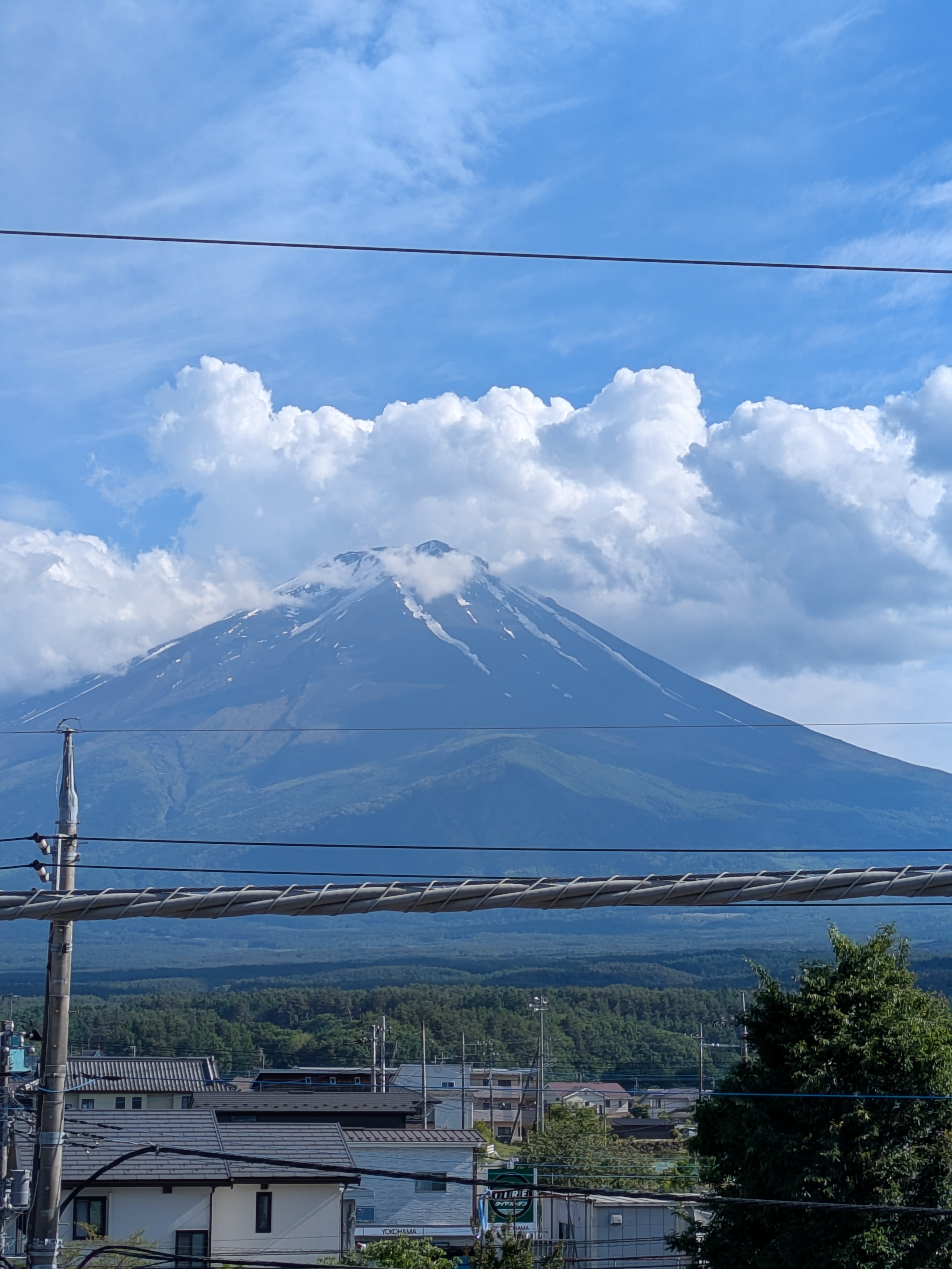 Cảnh núi Fuji nhìn từ trên cao xuống