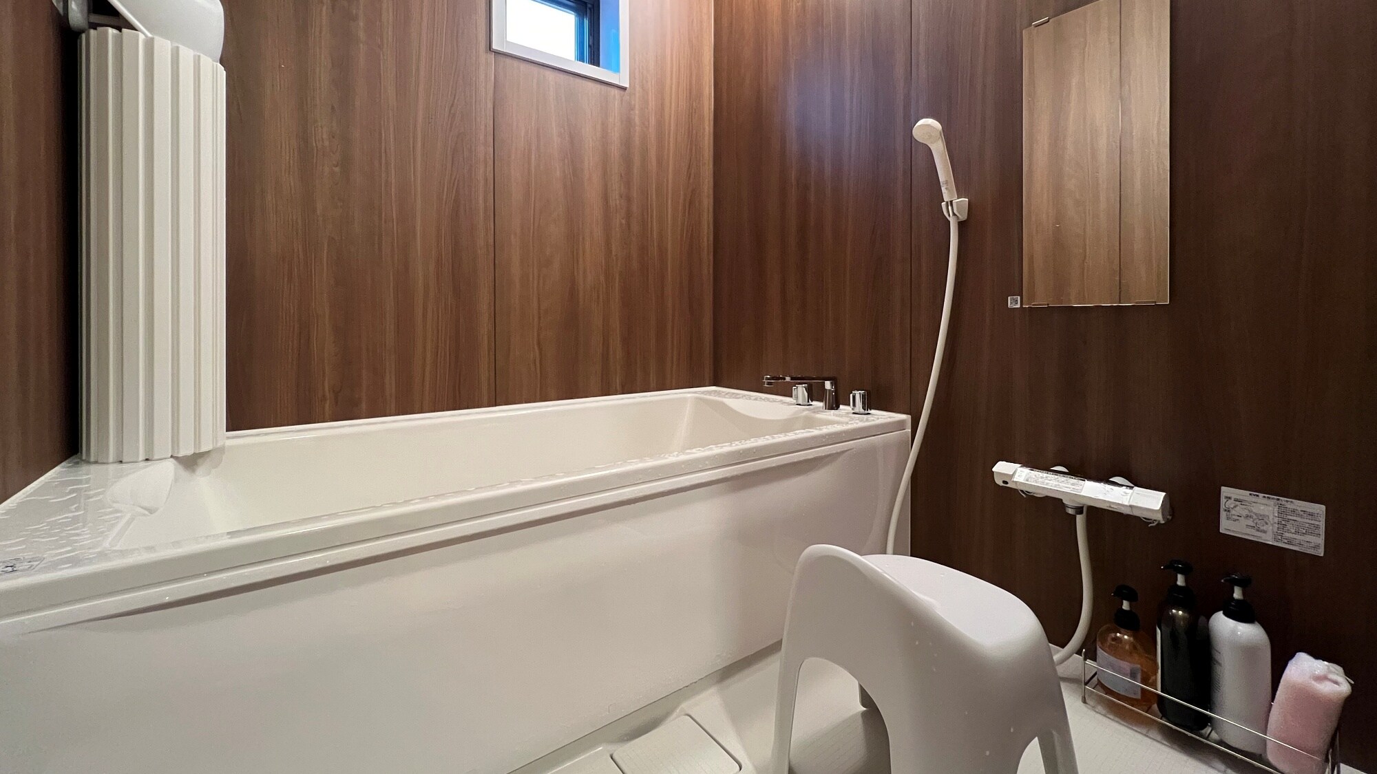 Standard Room (1-2 people) (with bath, toilet and washbasin)