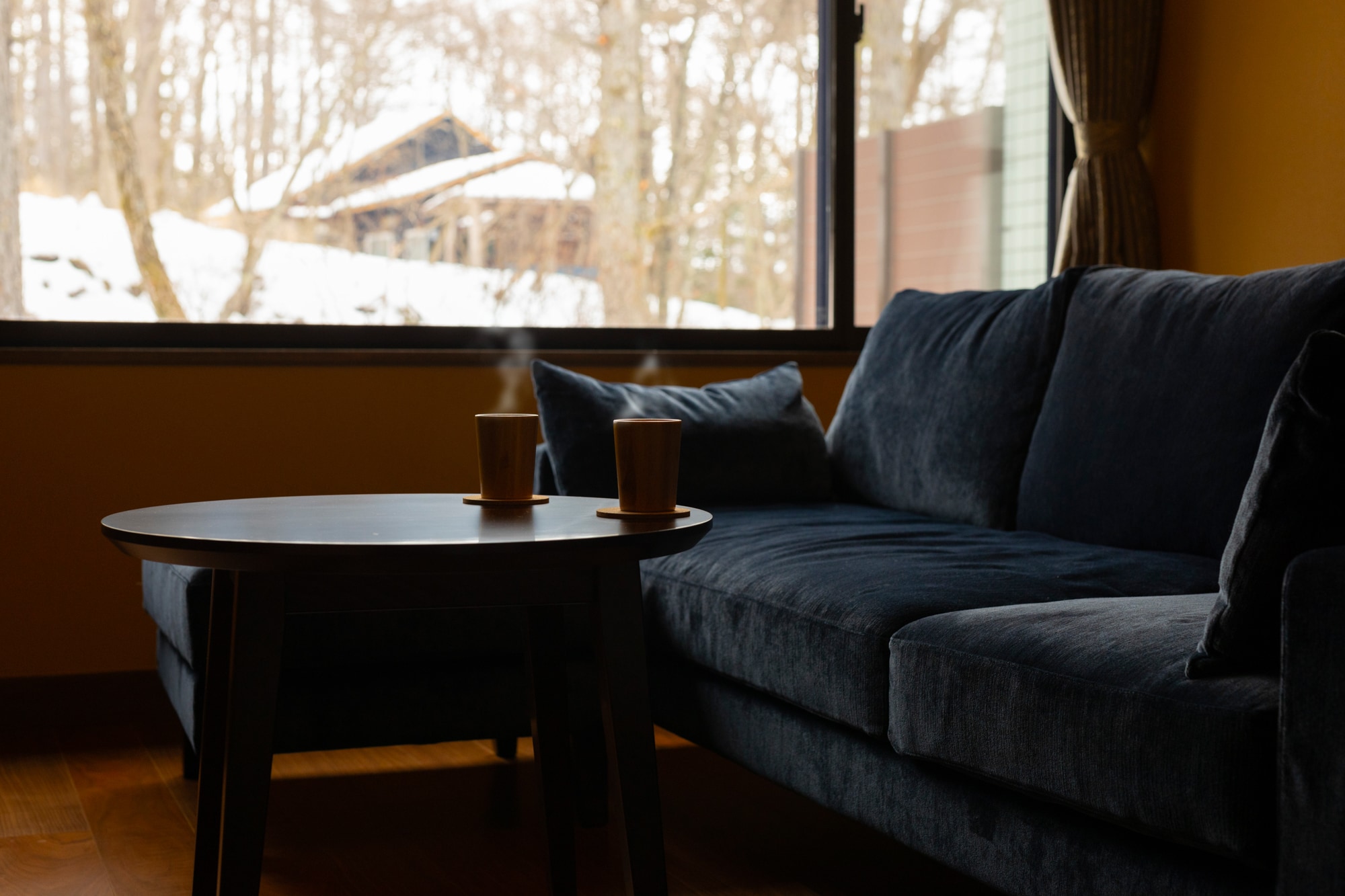 ■Japanese-style room (10 tatami mats) + living room■