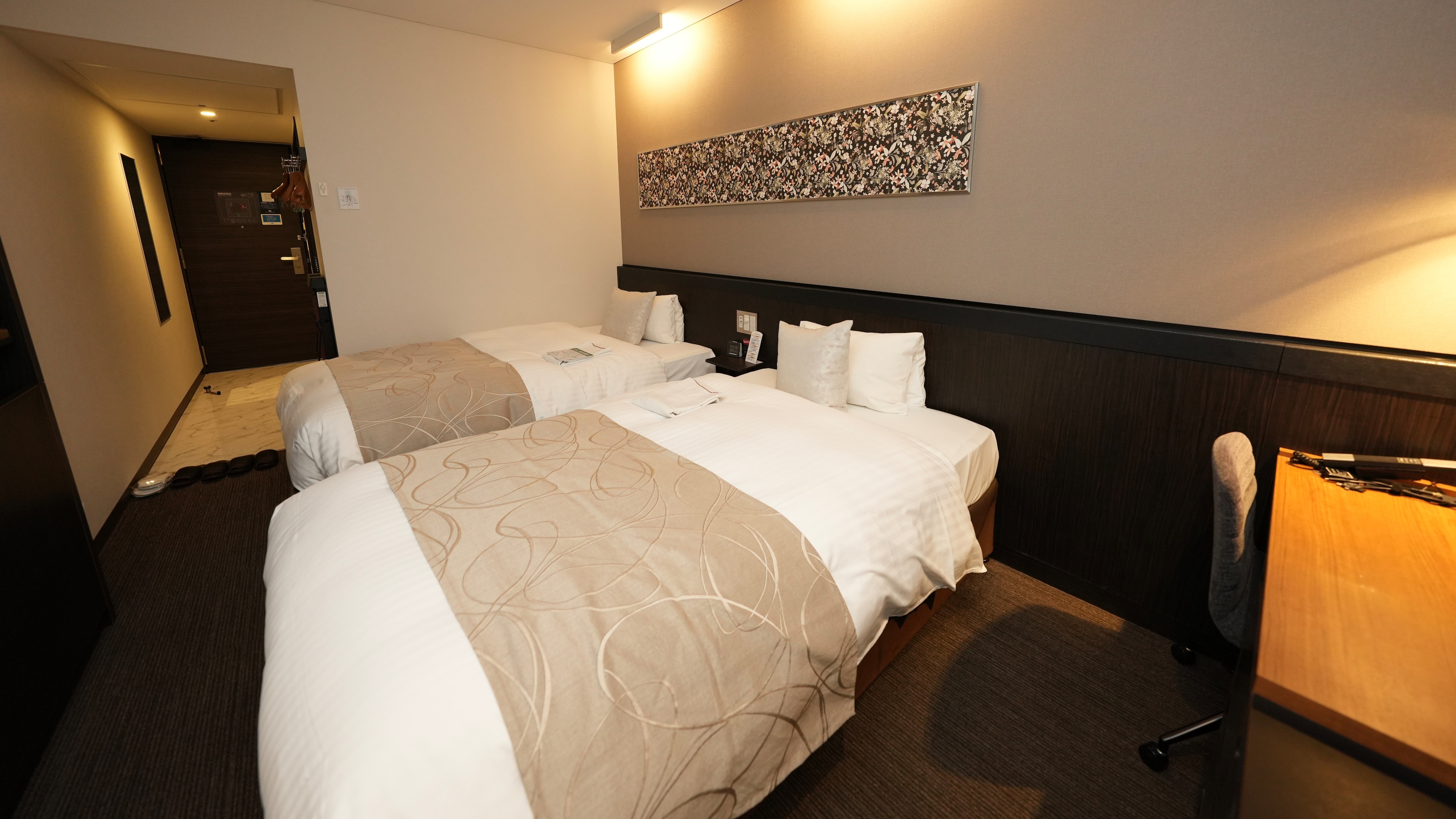 [行政雙床房] 2張1220mm寬的床，獨立浴室、衛生間和洗手池，淋浴