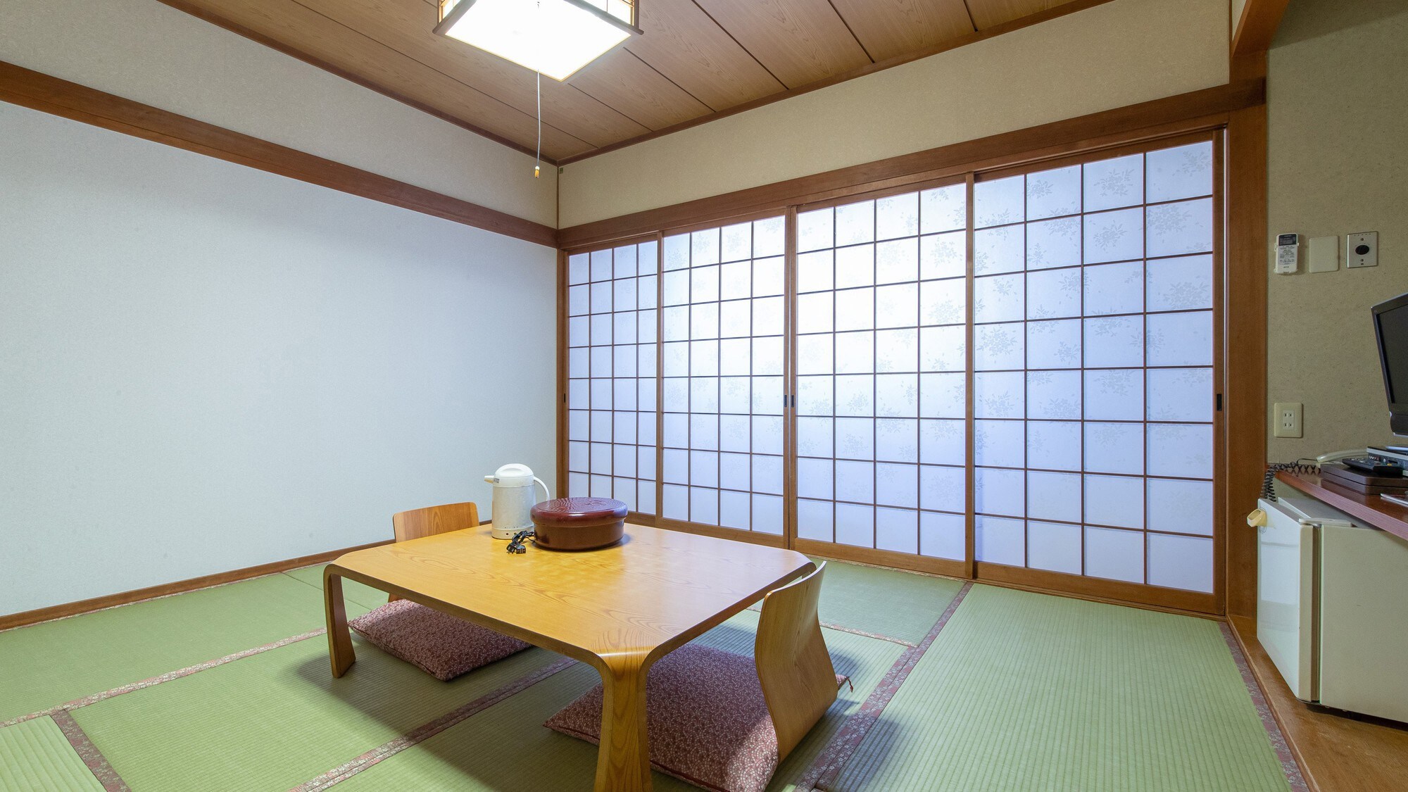 [Non-smoking] Japanese-style room for 1-4 people