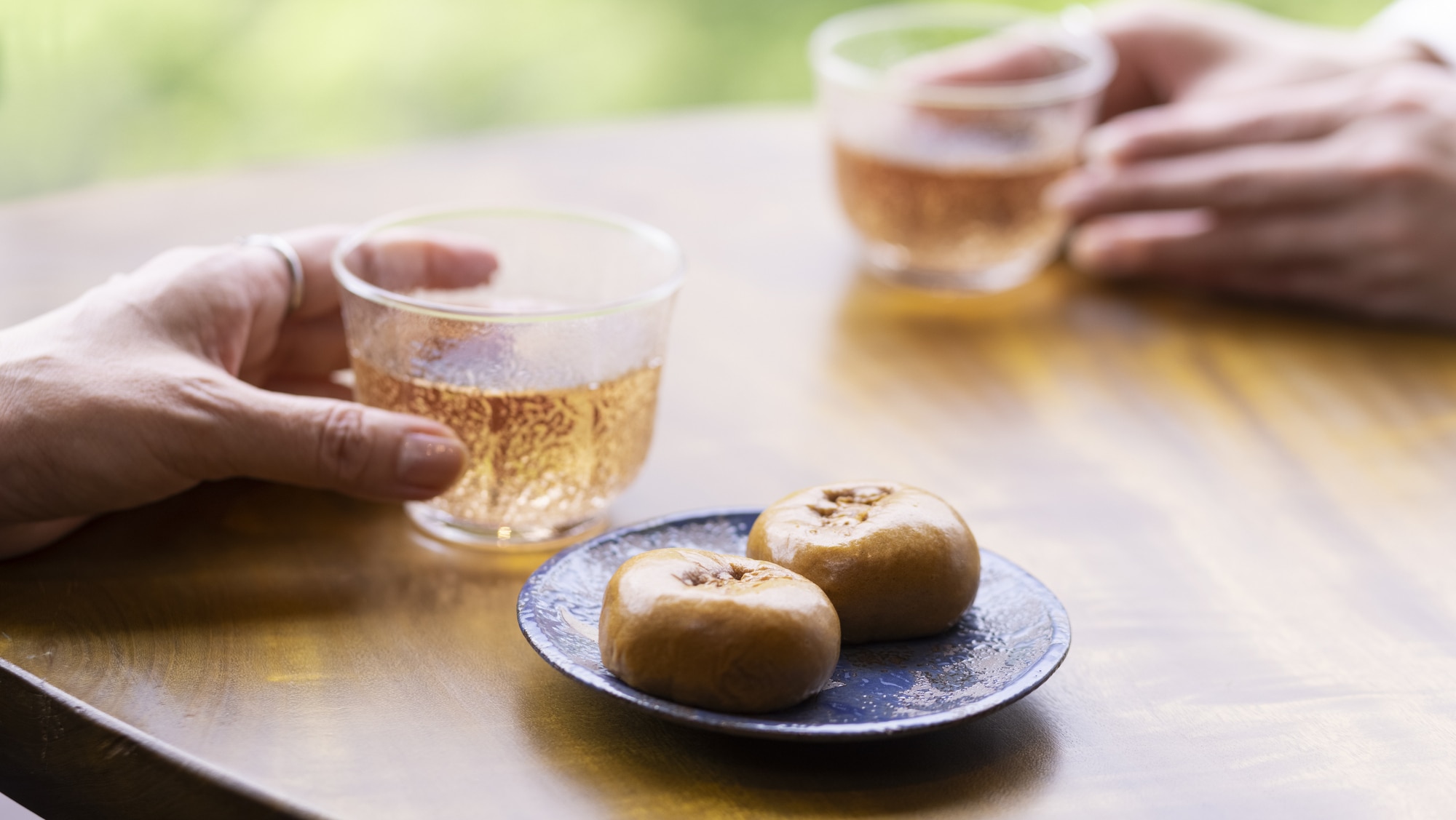 [Welcome service] Upon check-in, you will be greeted with manju and tea from "Daikokuya", a popular shop in Jozankei.