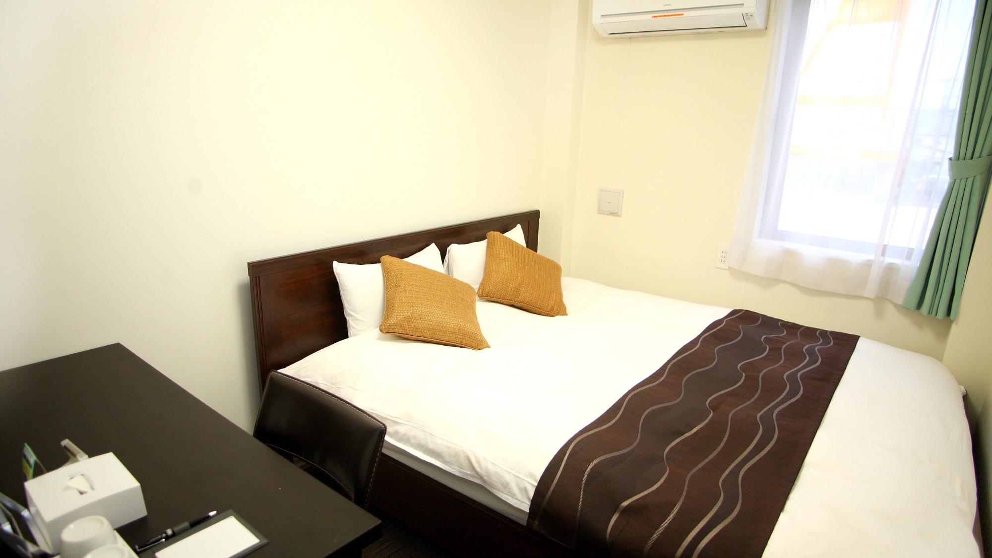 Double room: 11.8 sqm, bed width 140 cm, individual air conditioning, Wi-Fi