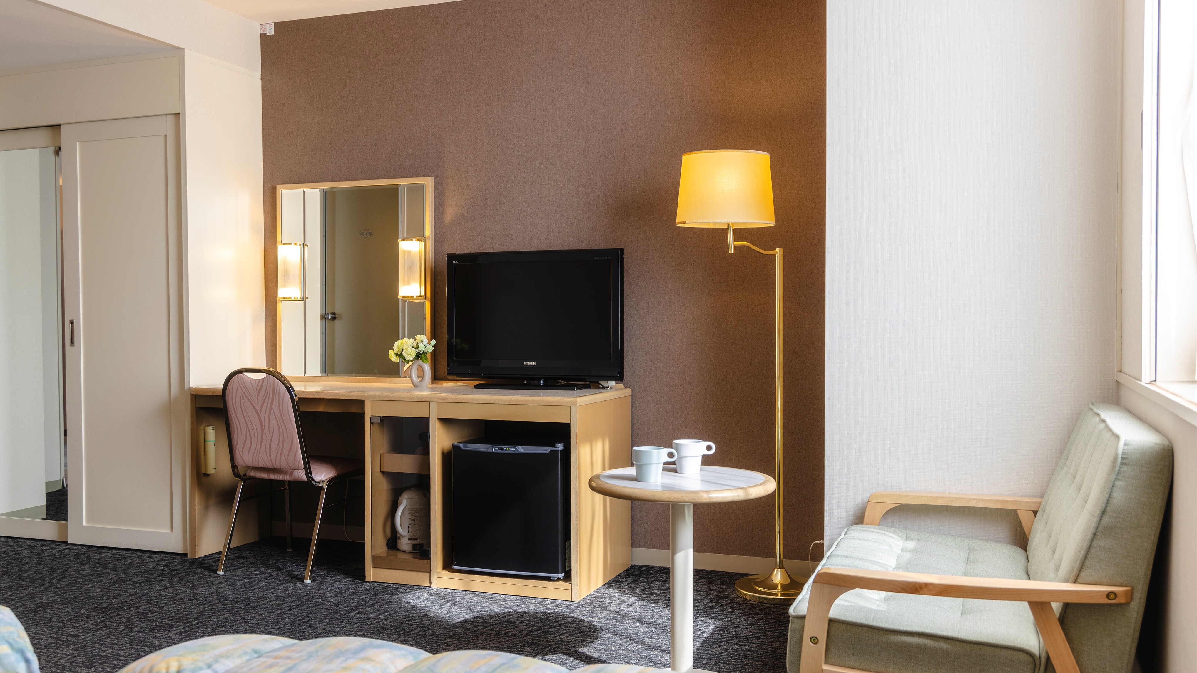 *Twin bedroom/All rooms equipped with Simmons beds! Spacious 24m² x 120cm wide beds