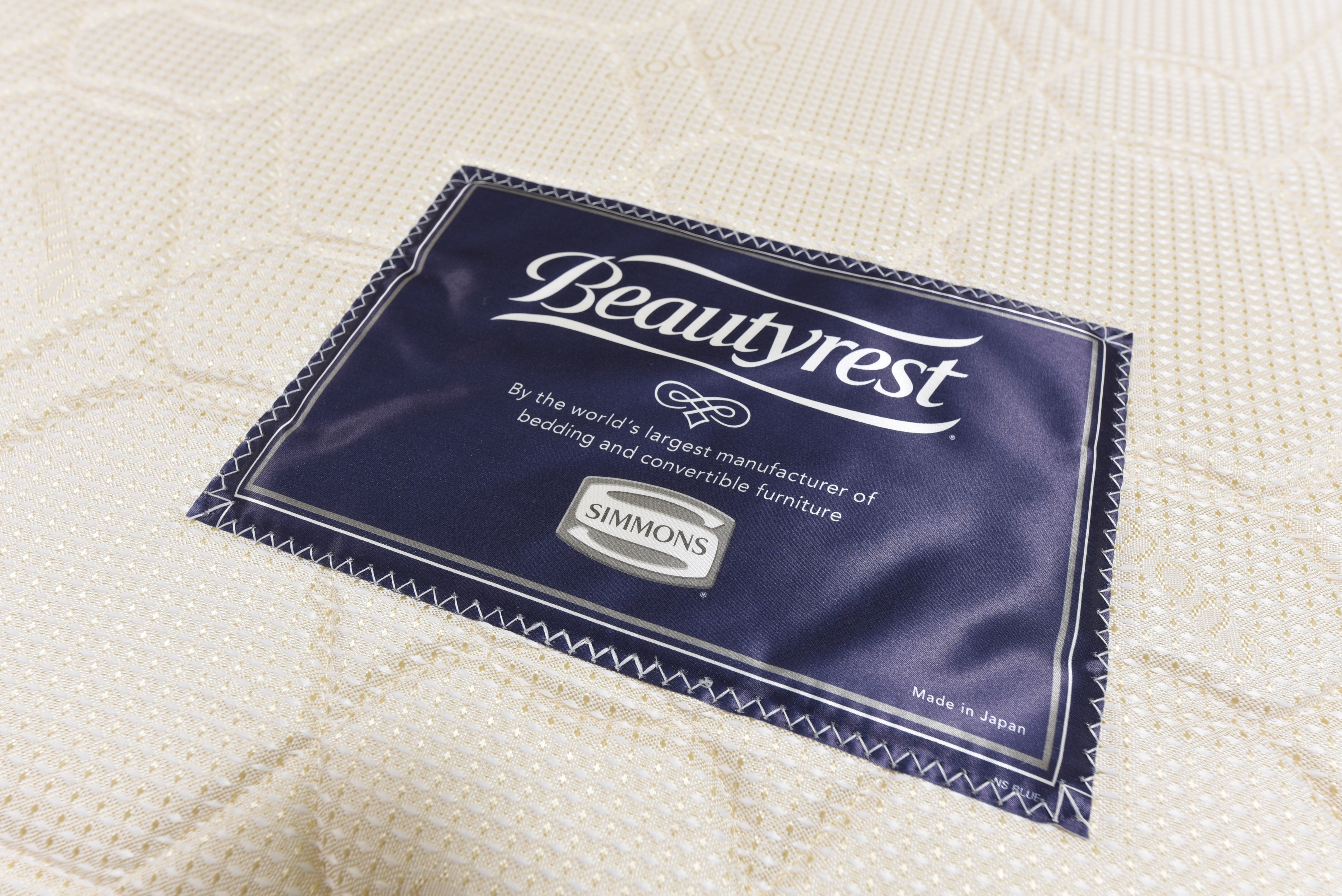 ◆ Beds in all guest rooms are made by Simmons