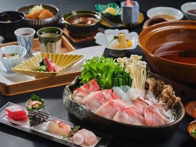 [Menu Makan Malam Utama] Shabu-Shabu Seafood yang dibuat dengan banyak makanan laut