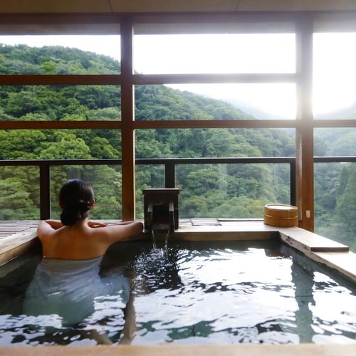 [12 + 8 with Jurakudai Dew] Enjoy a private bath in the guest room open-air bath with a view.