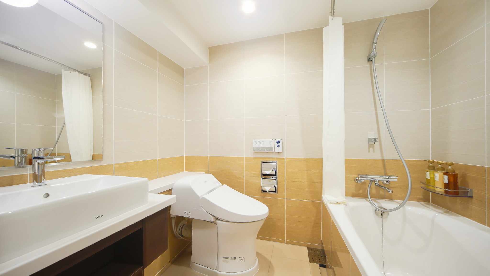 Century Comfort Bathroom 2