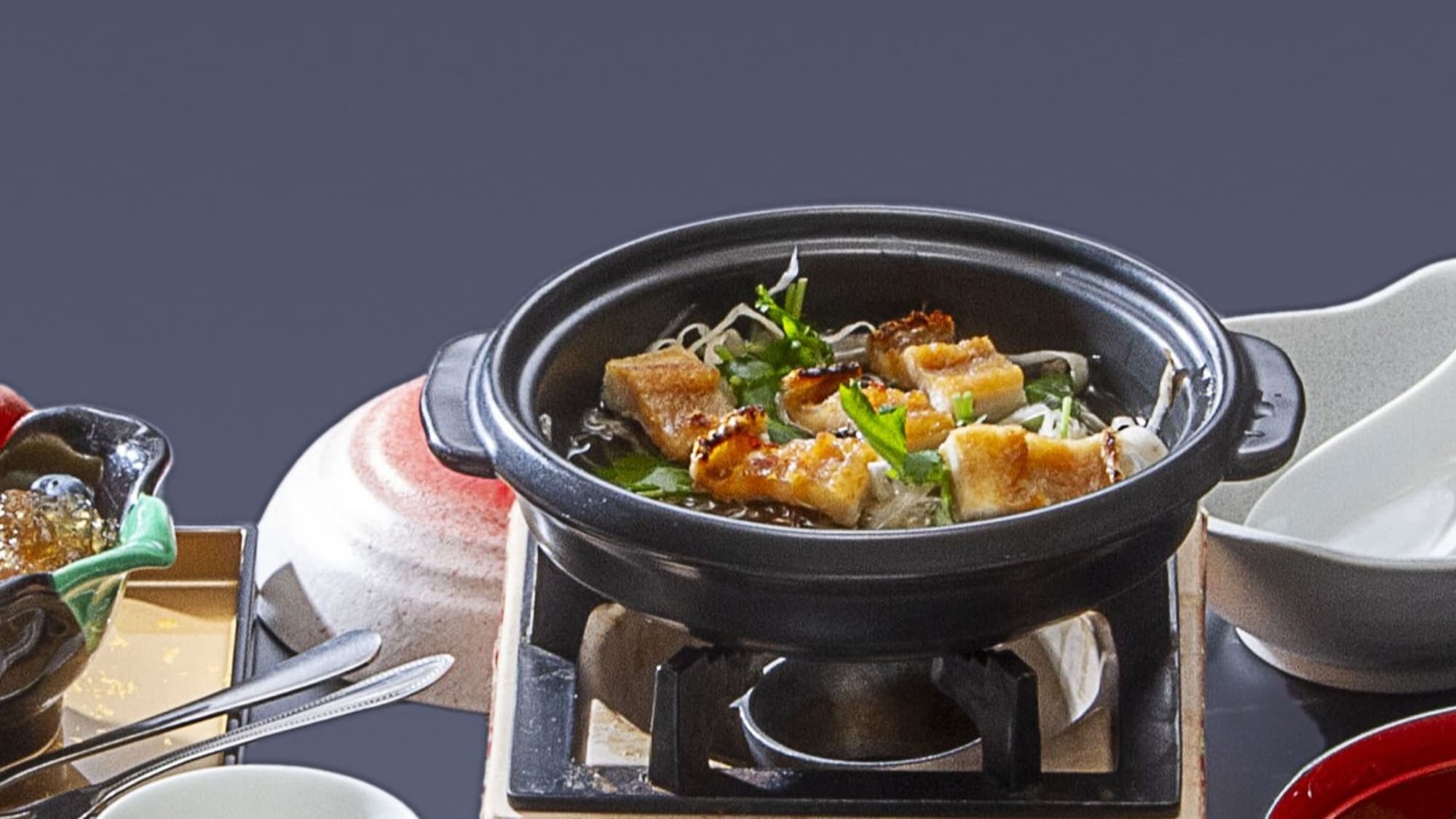 [Autumn 2024 ◆ Satisfying Kaiseki Course - Delicious Small Portions] Ota's Giant Conger Eel Yanagawa Hotpot with Beaten Eggs and Sansho Pepper