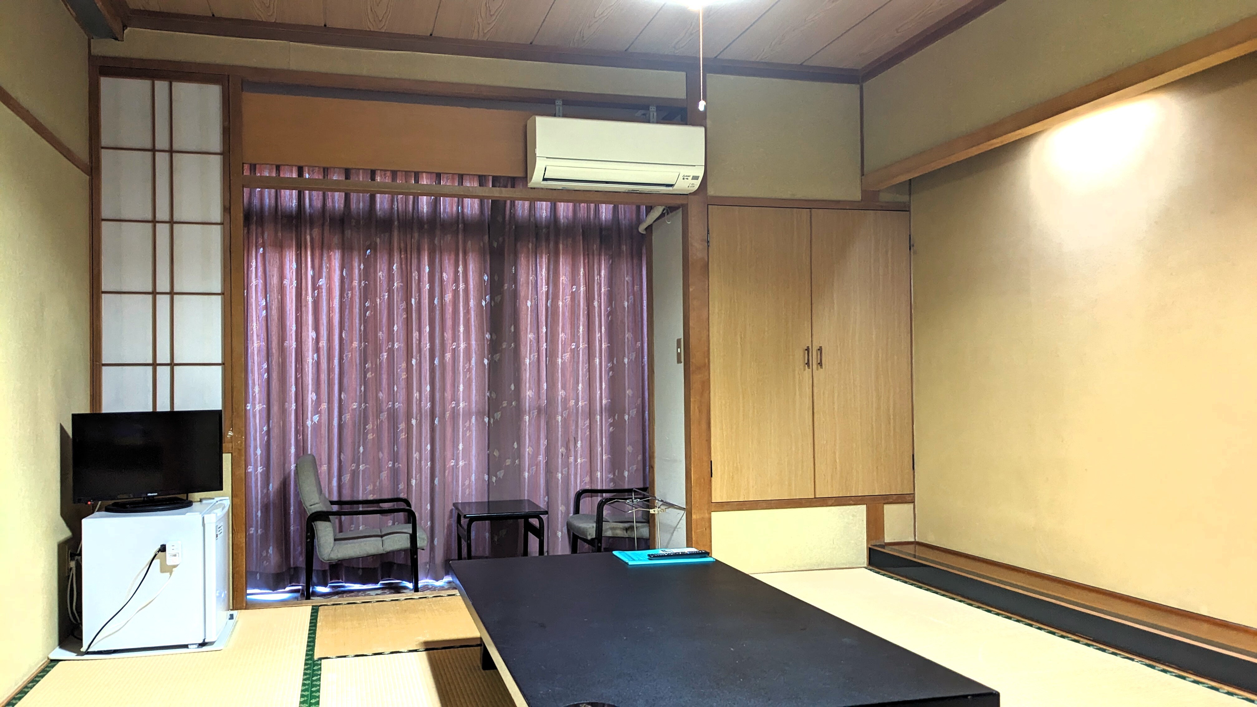 Japanese-style room (10 tatami mats)