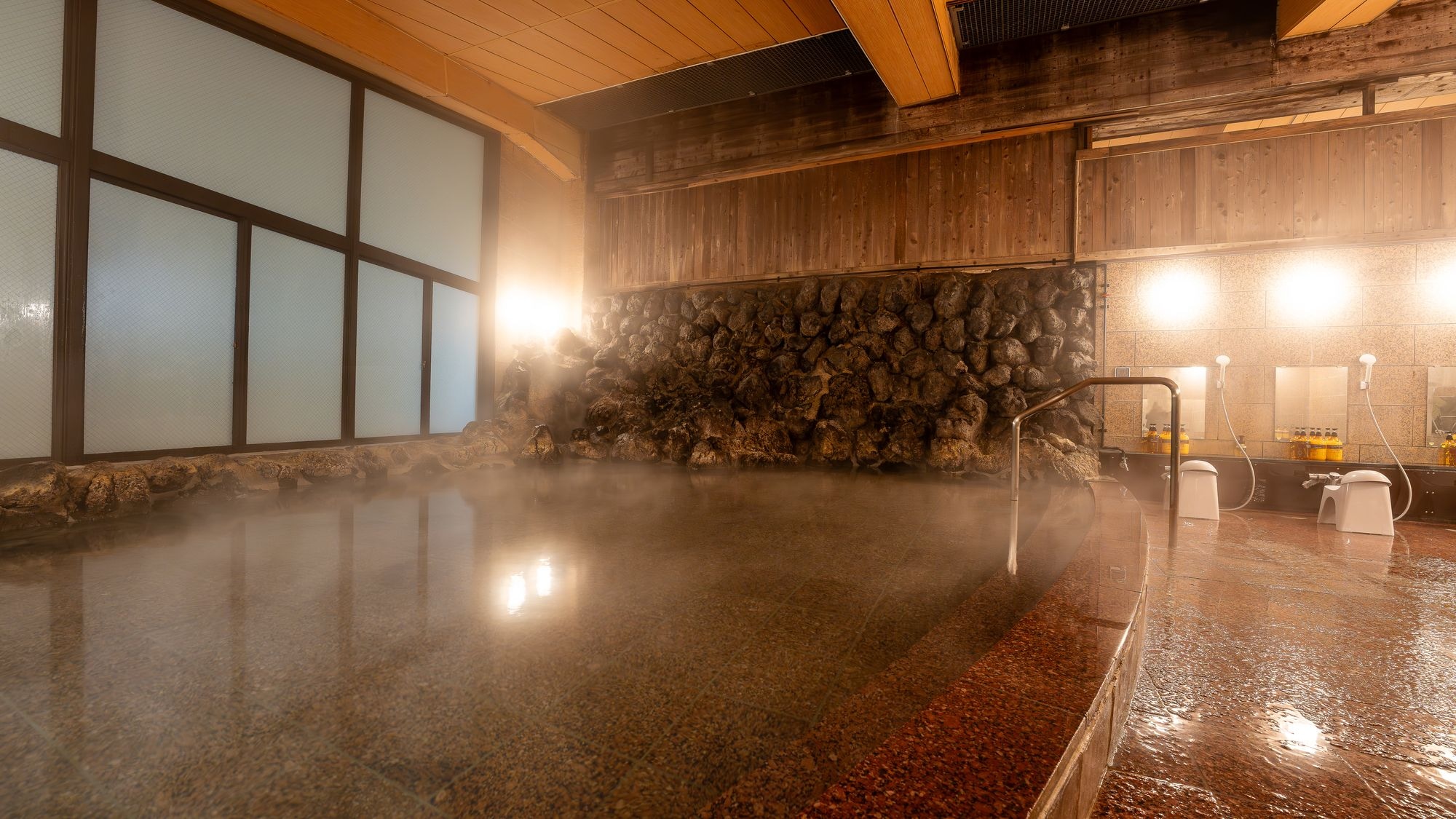 Main building 1st floor, large public bath (men's bath) Sainokawara hot spring source