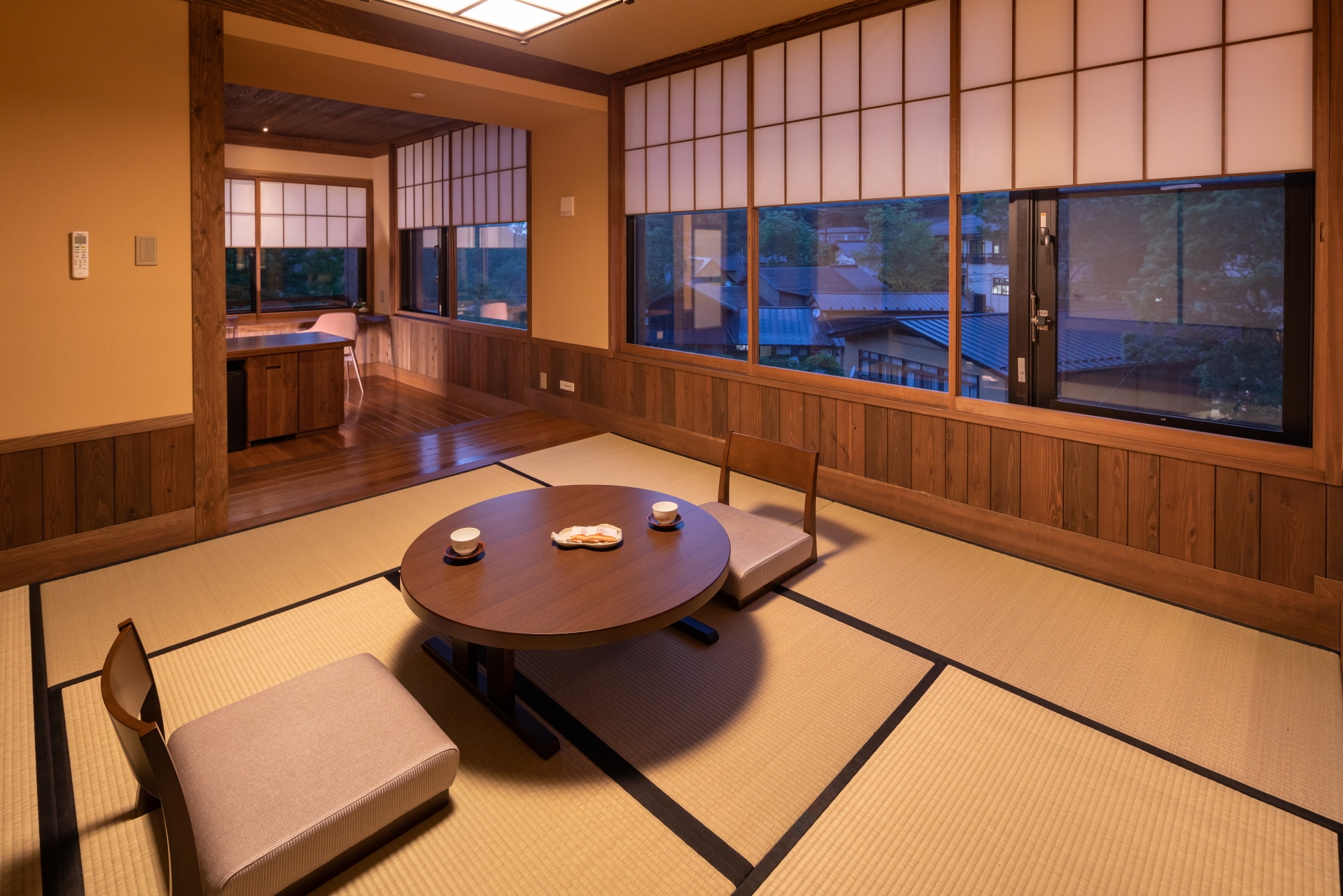 Rooms with free-flowing hot springs