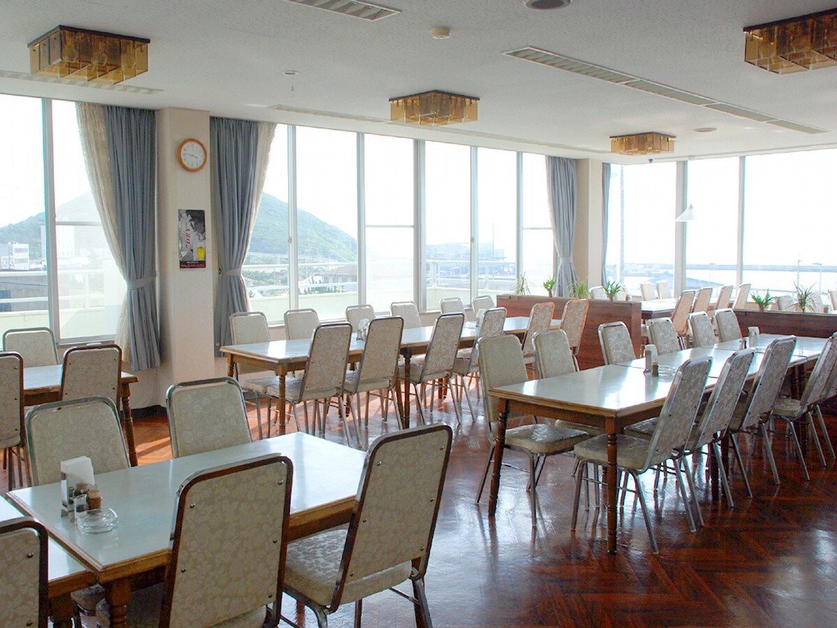 [Sea view restaurant, 2nd floor] Last order 19:30