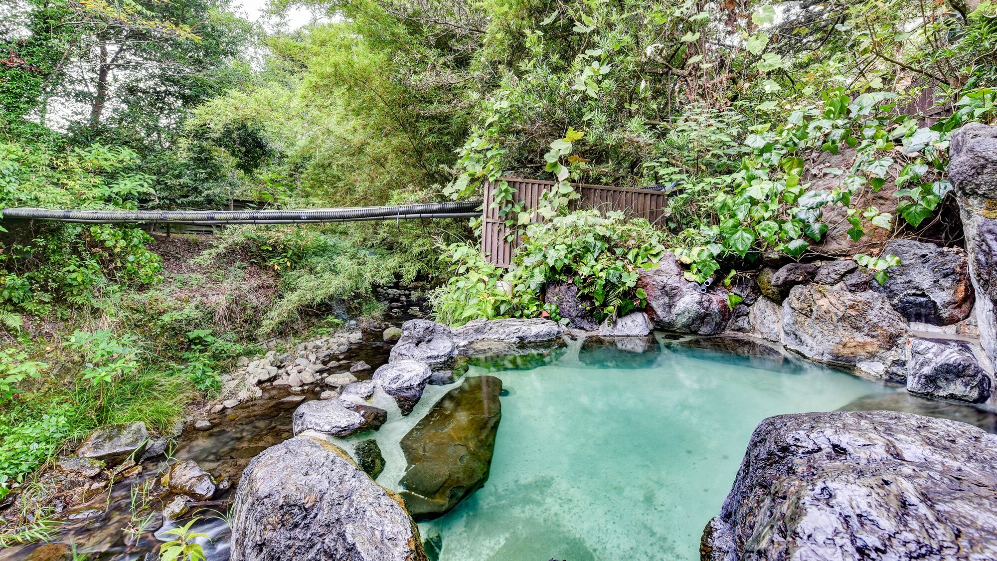 *[Open-air bath] Bath while feeling the nature...♪ Our hotel's pride and joy, the open-air bath.