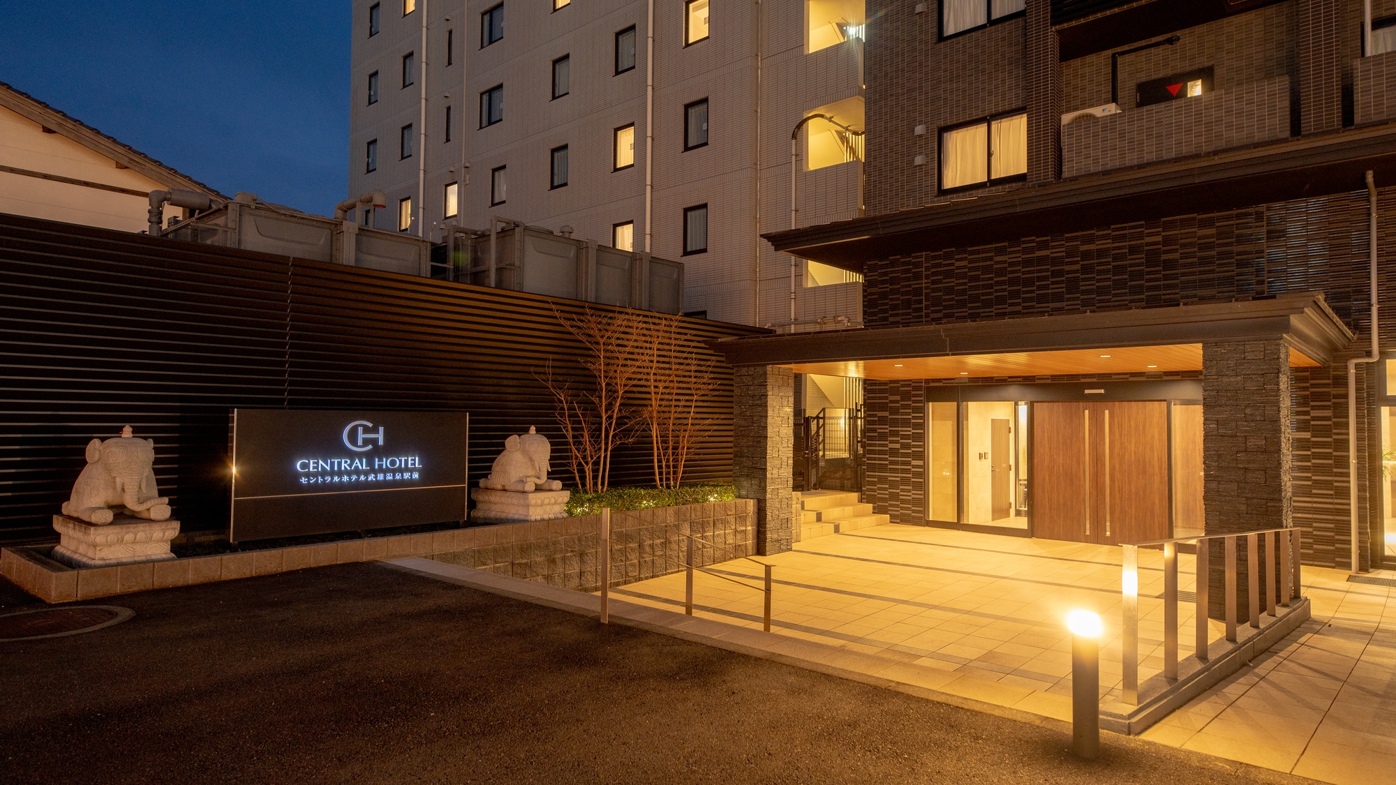 [Exterior] Annex entrance