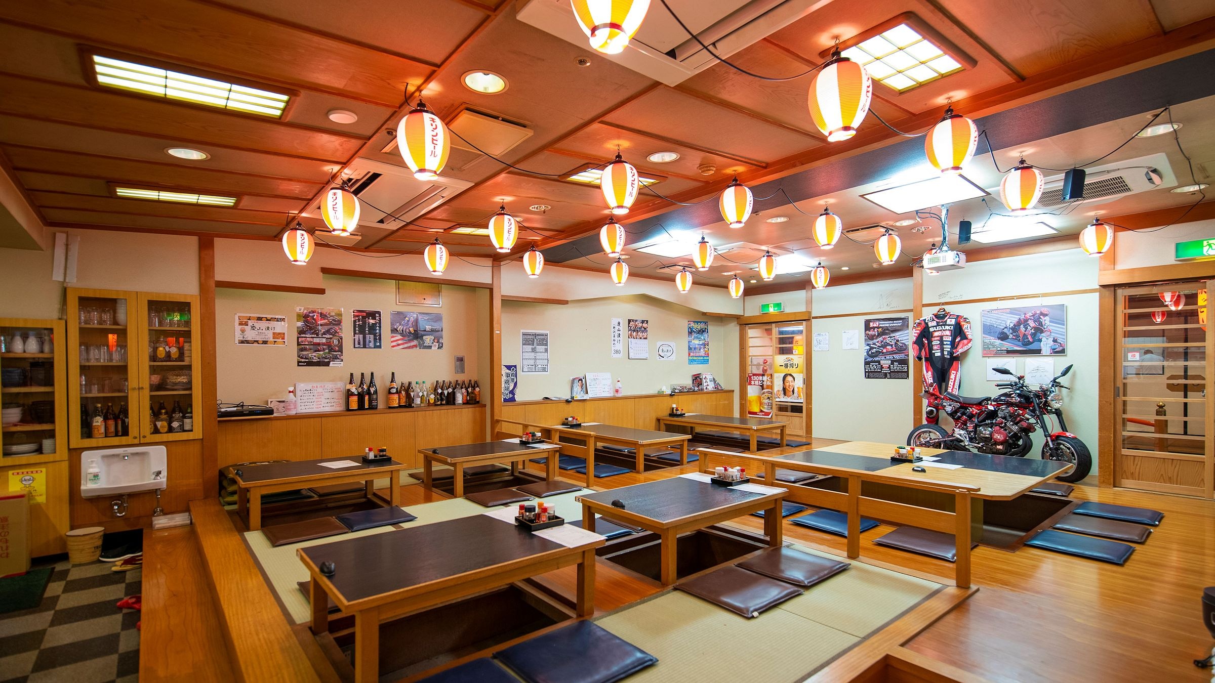 Sake restaurant “Mikkaya”