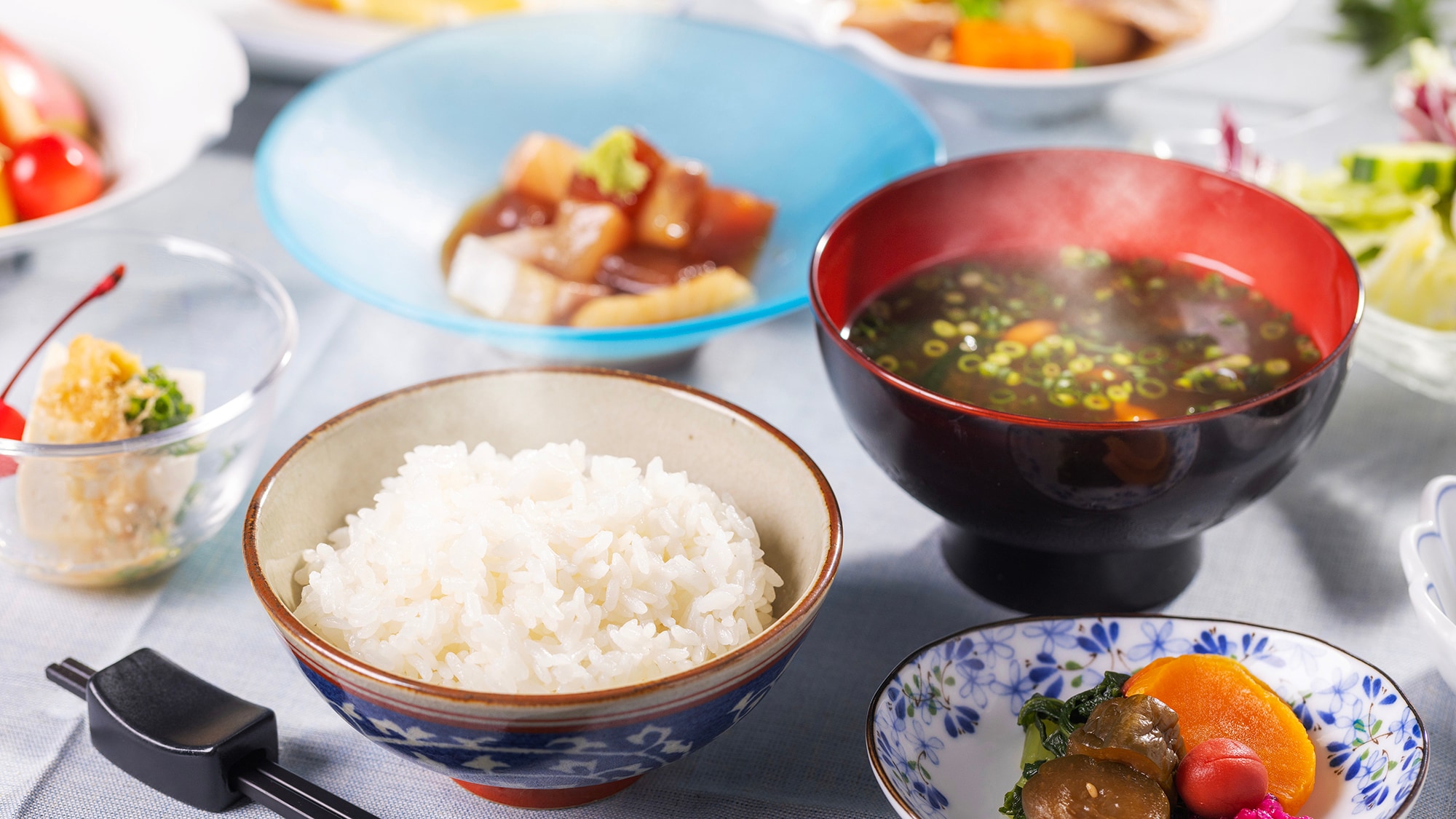 [Buffet - Breakfast] Gentle seasoning that brings out the flavor of the ingredients. The aroma of miso soup stock gently fills your nose.