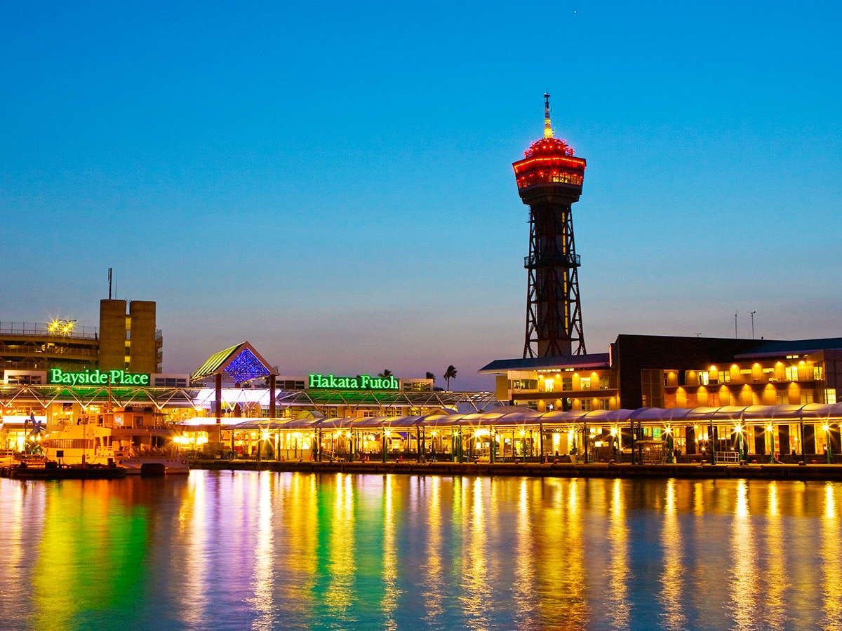 [Bayside Place Hakata] Taking a leisurely walk feels good ☆ About 10 minutes by car (Provided by Fukuoka City)