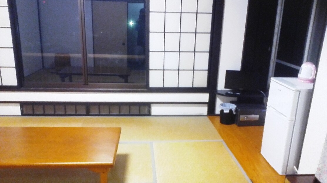 Room (8 tatami Japanese-style room)