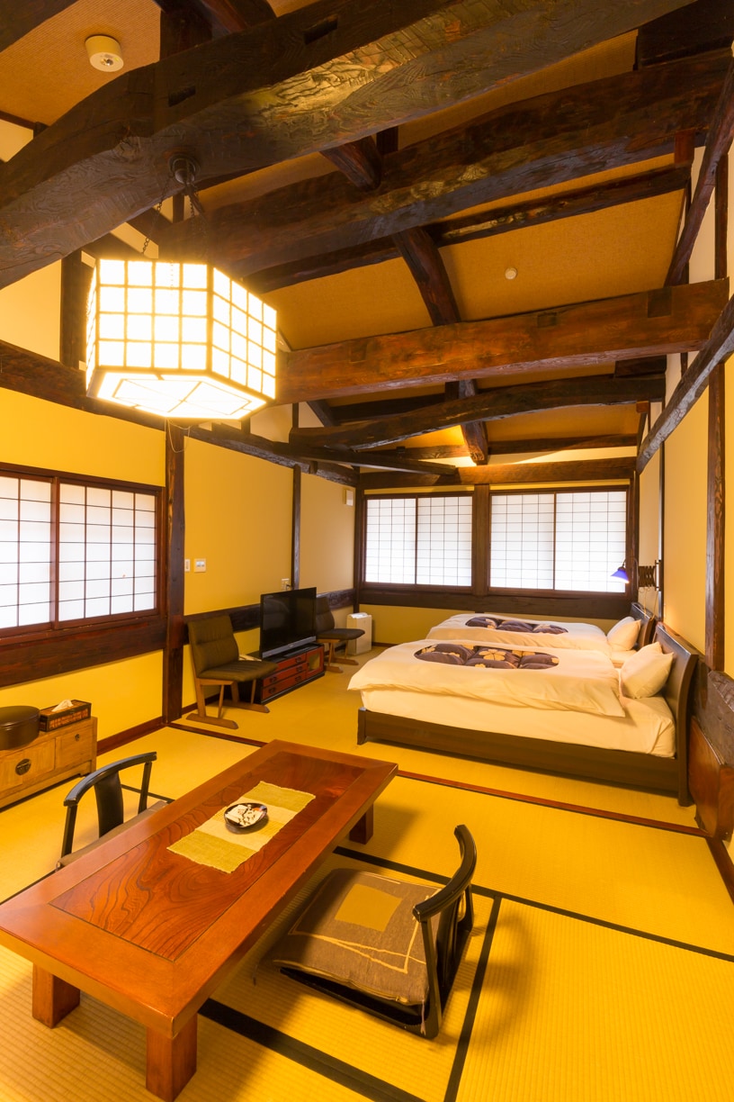 Phòng Nhật Bản-Tây 16 tatami và lò sưởi