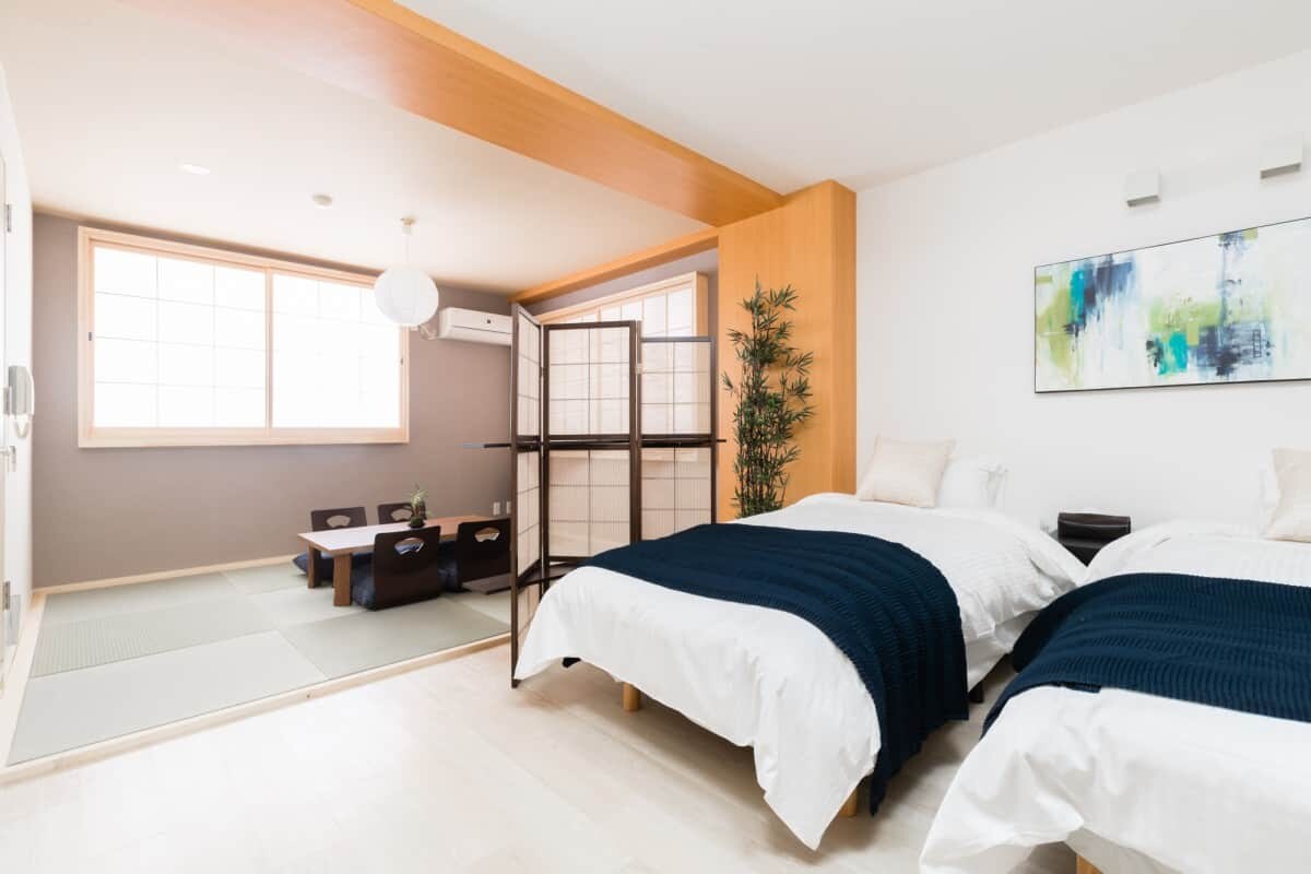 [Japanese-Western style room] Superior quadruple room, interior