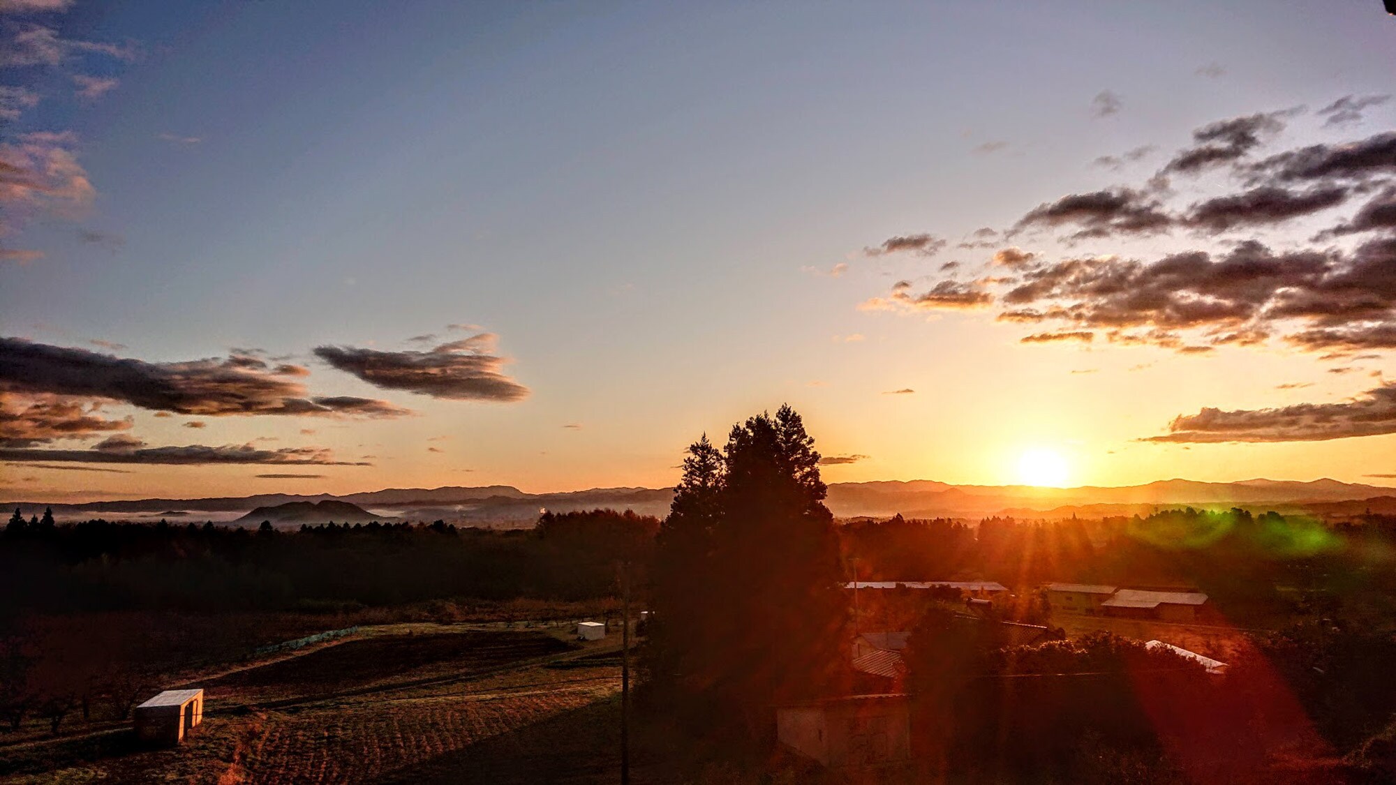 *On sunny days, you can watch the sunrise from the wooden deck or your room.