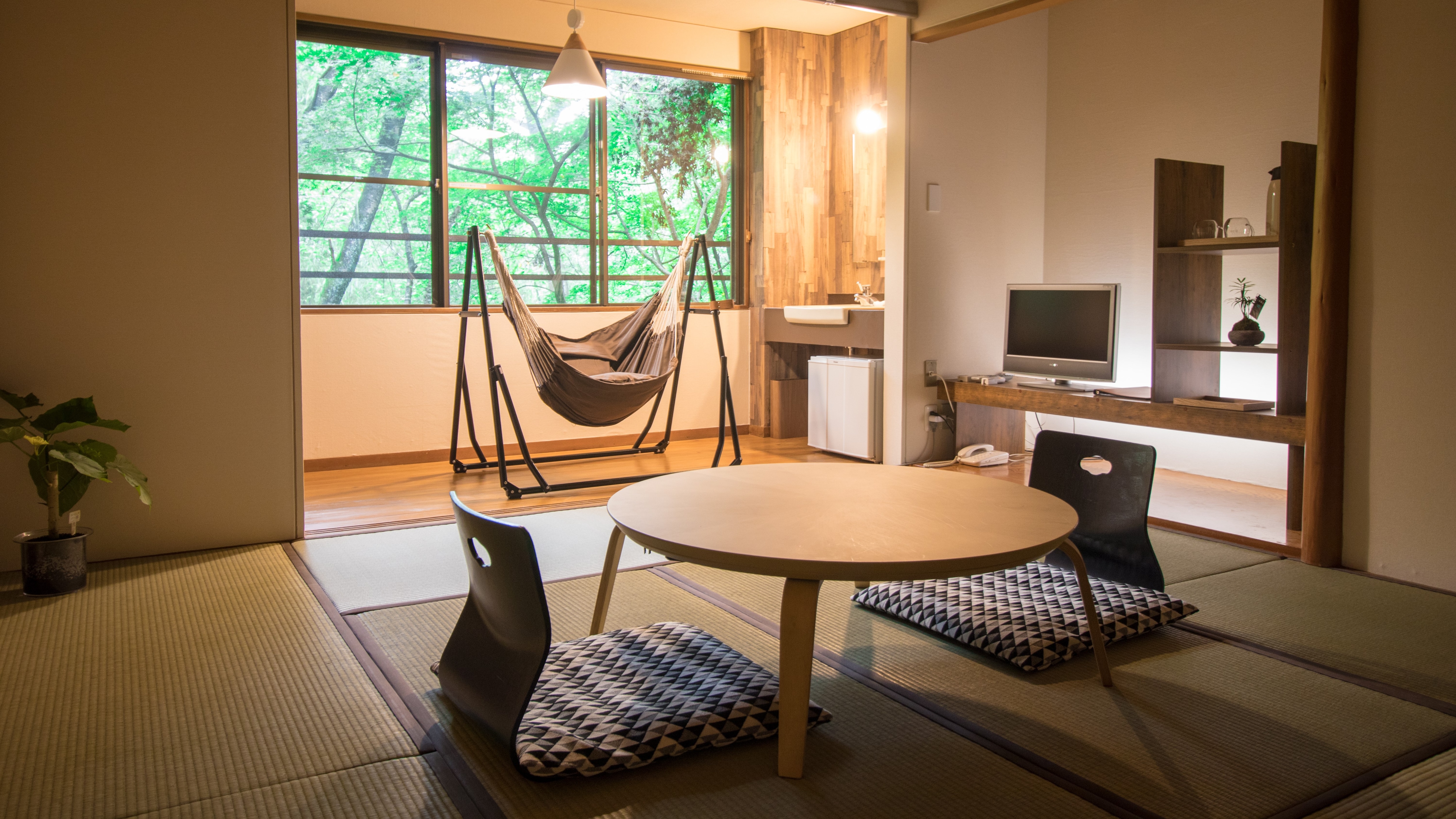 ・Completed in July 2019, this concept room comes with a hammock. Enjoy a relaxing time while enjoying the natural scenery.