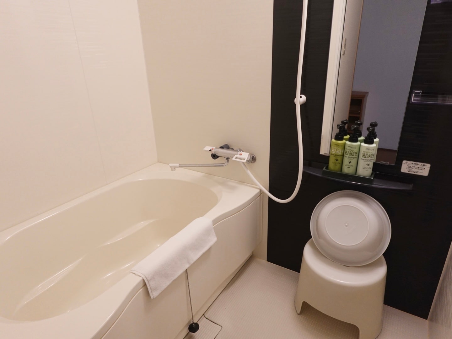 Bathrooms on the 4th and 5th floors