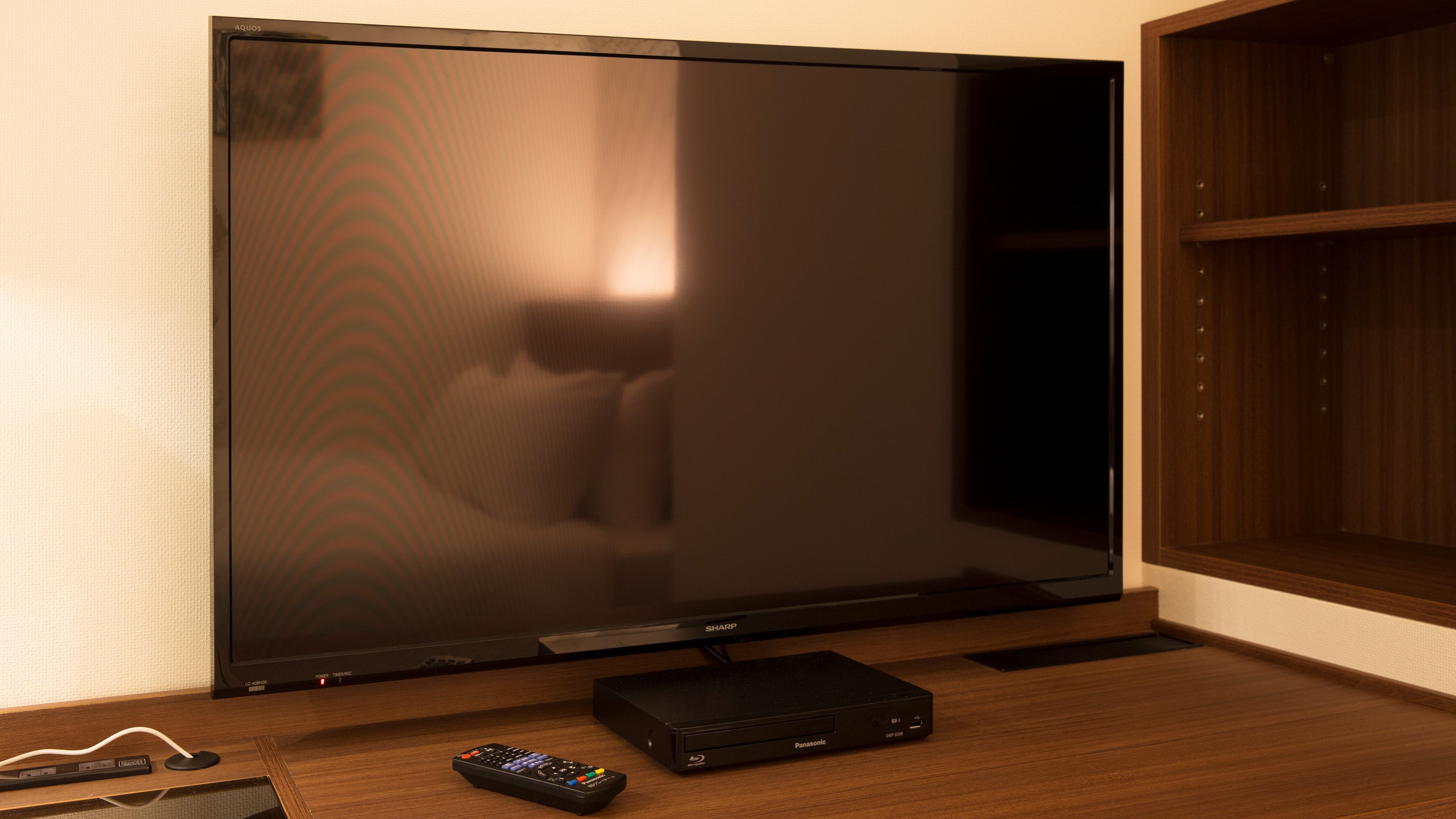 "Superior Double" has a Blu-ray player that allows you to enjoy your own discs.