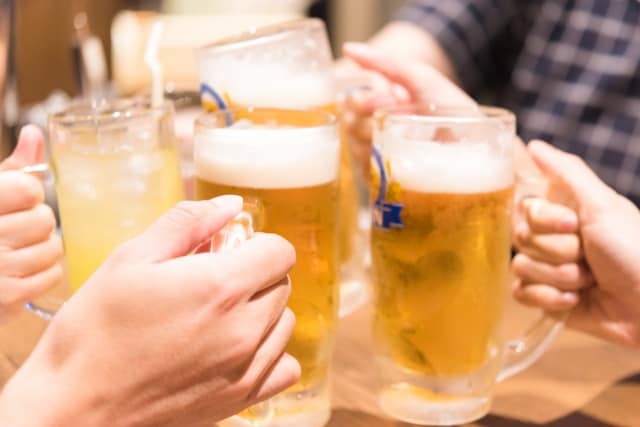 Cheers with everyone ♪