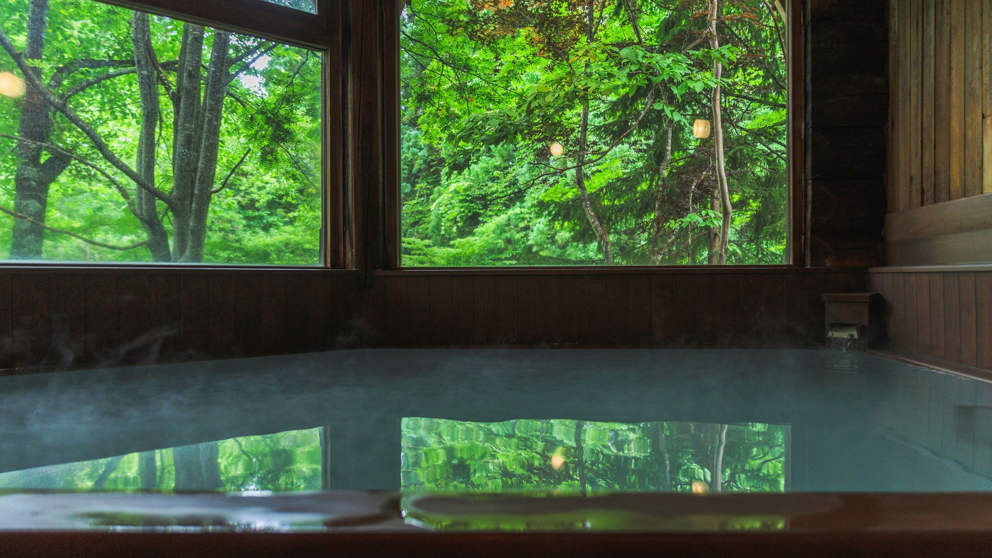 [Log-built hot spring bath] Enjoy the historic and therapeutic Zao Onsen in the midst of Zao's lush nature with water flowing directly from the source