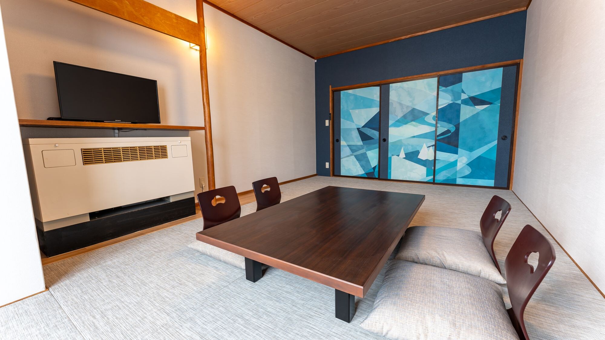 Standard Japanese-style room (12 tatami mats) (lower floors)