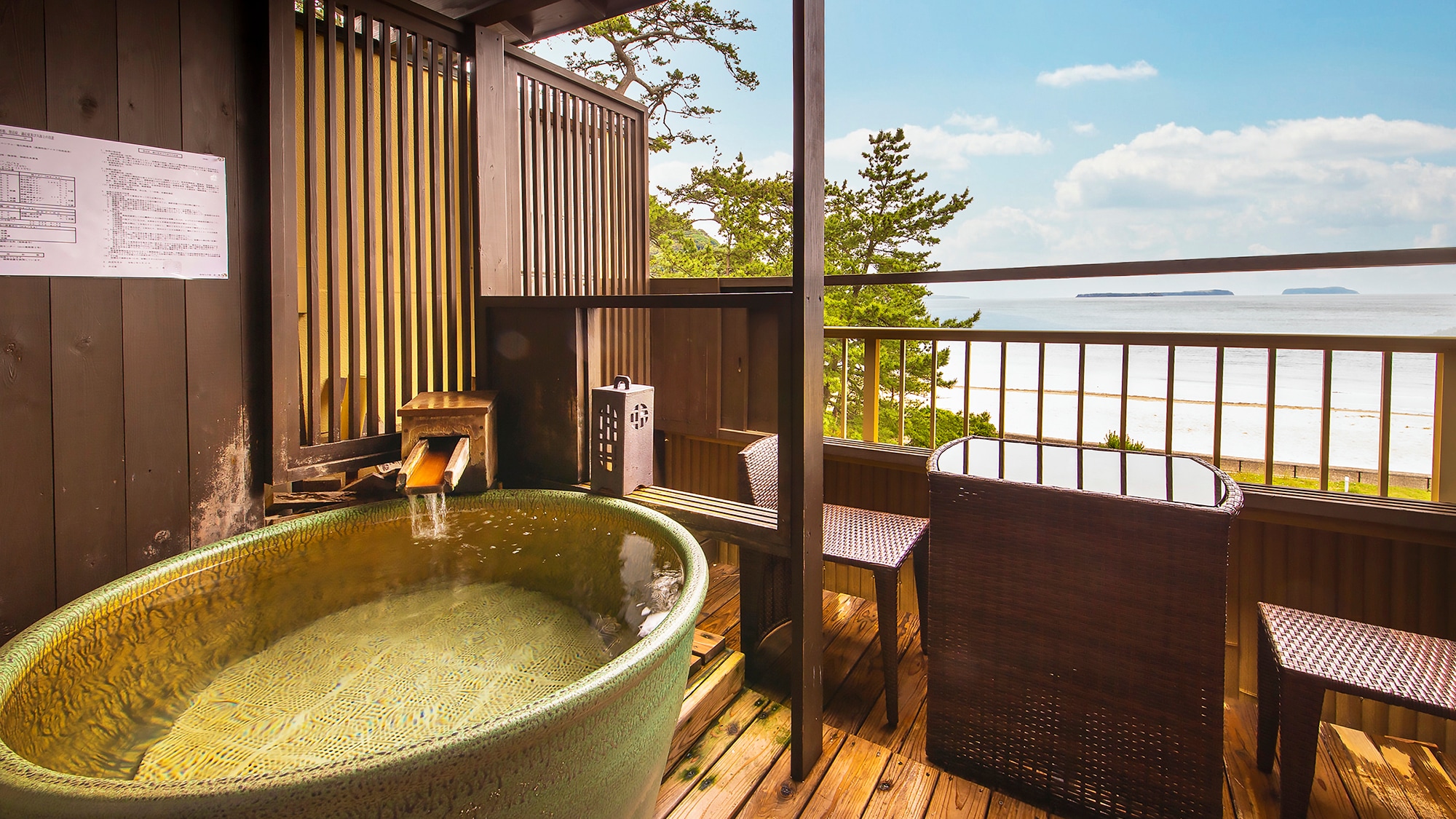■Open-air bath in guest room/hot spring [Kikyou]■Feel the sea breeze, the sound of the waves, and the blue sea while soaking in the bath. Enjoy a relaxing moment.