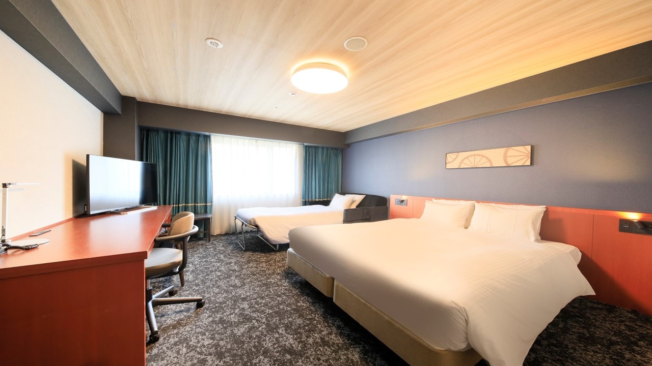Deluxe double room + extra bed