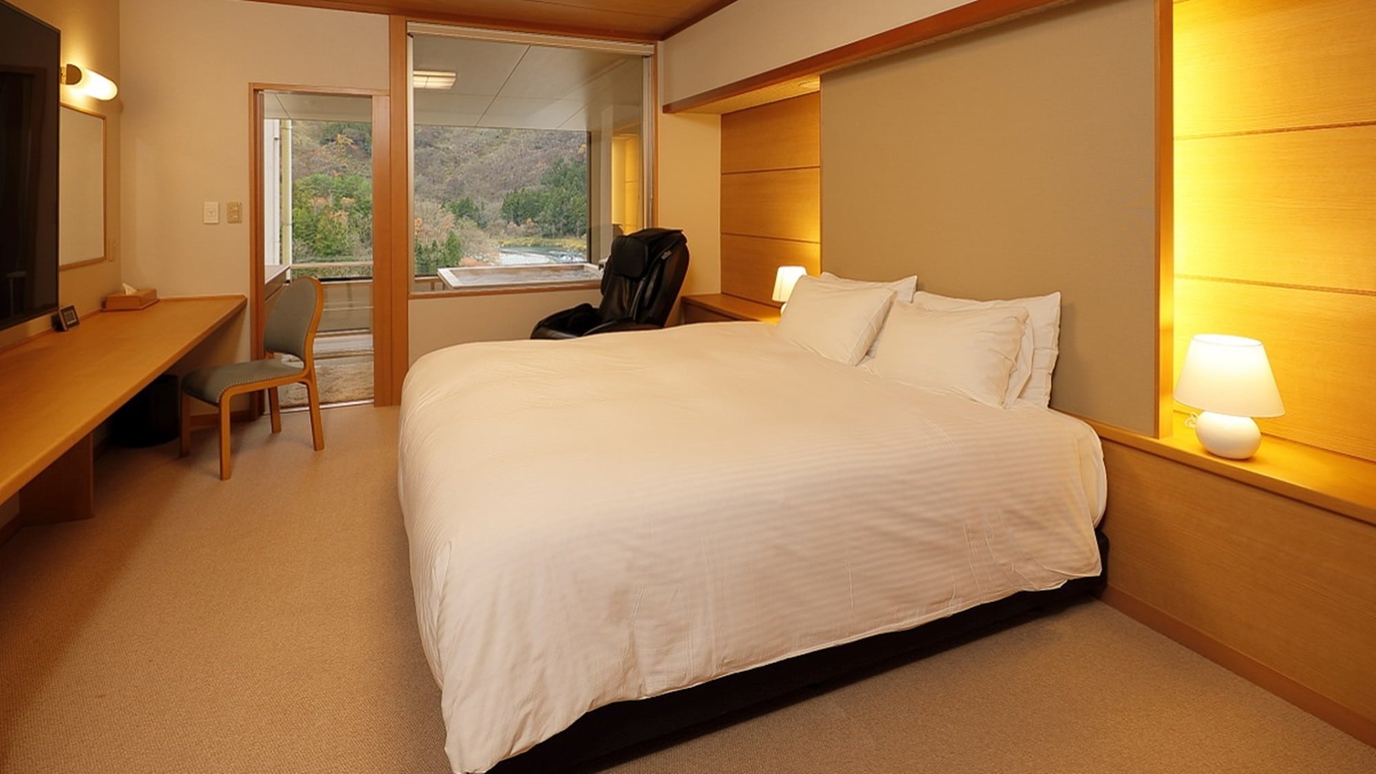 Guest room with open-air bath (queen size double bed) 40 square meters