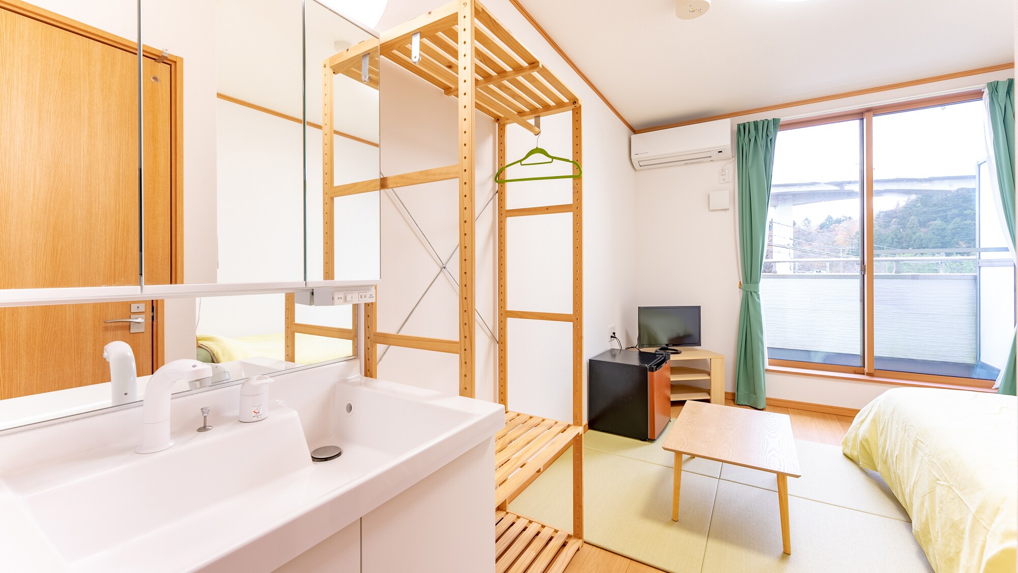 [Non-smoking] Single room (with toilet and shared bathroom)