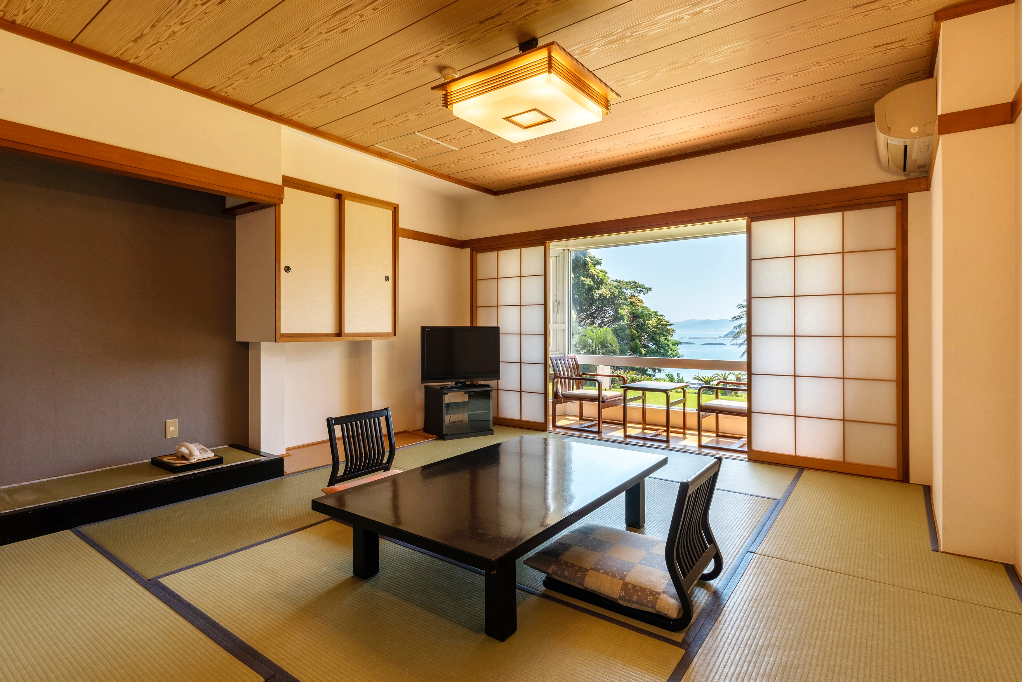 Main building Japanese-style room 10 tatami mats