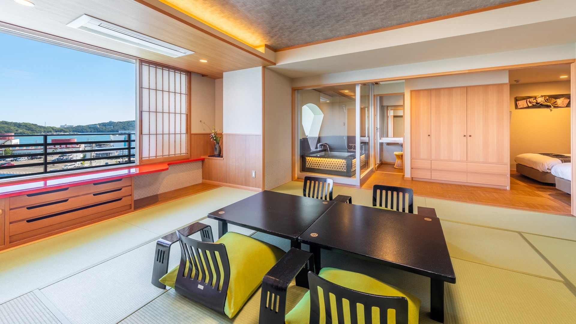 Kamar Deluxe Jepang dan Barat "Gedung Selatan" dengan bak mandi terbuka (contoh) * Denah lantai dan lanskap bervariasi tergantung pada ruangan.